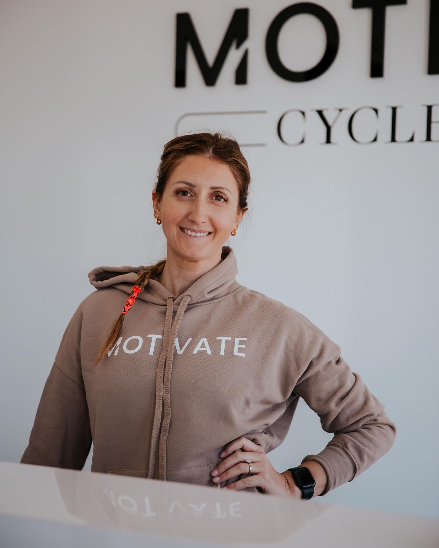 🚴&zwj;♂️ Frequently Asked Questions about Cycling at Motivate Cycle Club:

🕒 What do I need to bring with me on my first visit and what time should I arrive?

Bring a towel and water bottle! We have a touchless bottle filler at the studio. 

Please