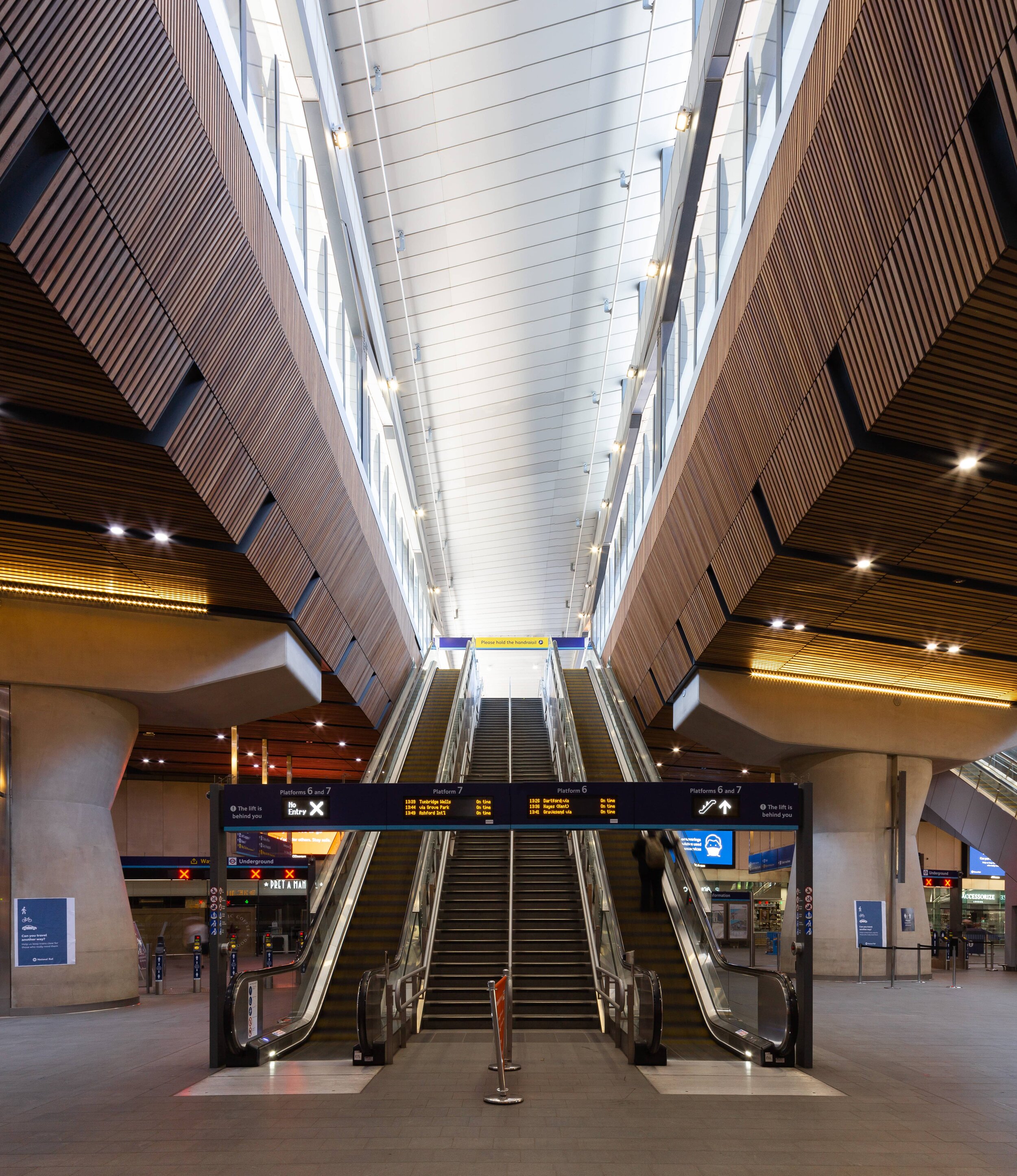 London Bridge Station. Architect: Grimshaw         Client: Network Rail          Struct. Eng: WSP/ Arcadis   Contractor: Costain, Balfour Beatty, Siemens
