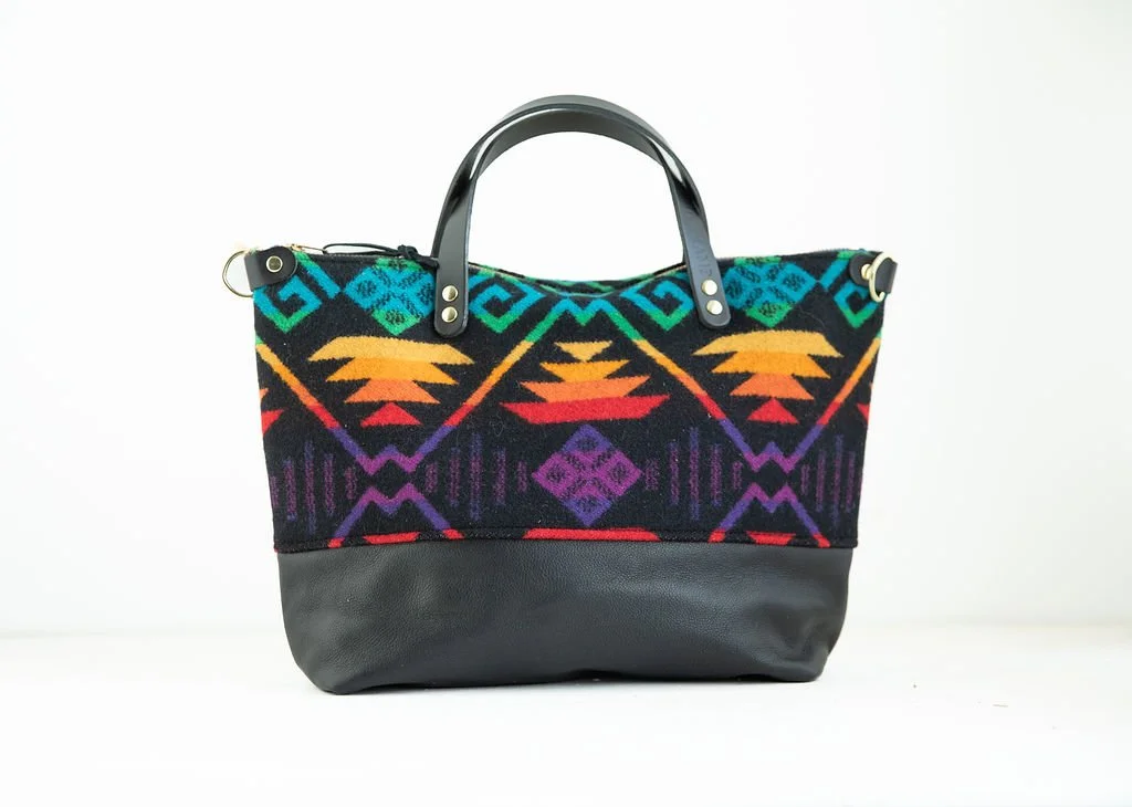 Crossbody Purse in Coyote Butte Bright Wool 001