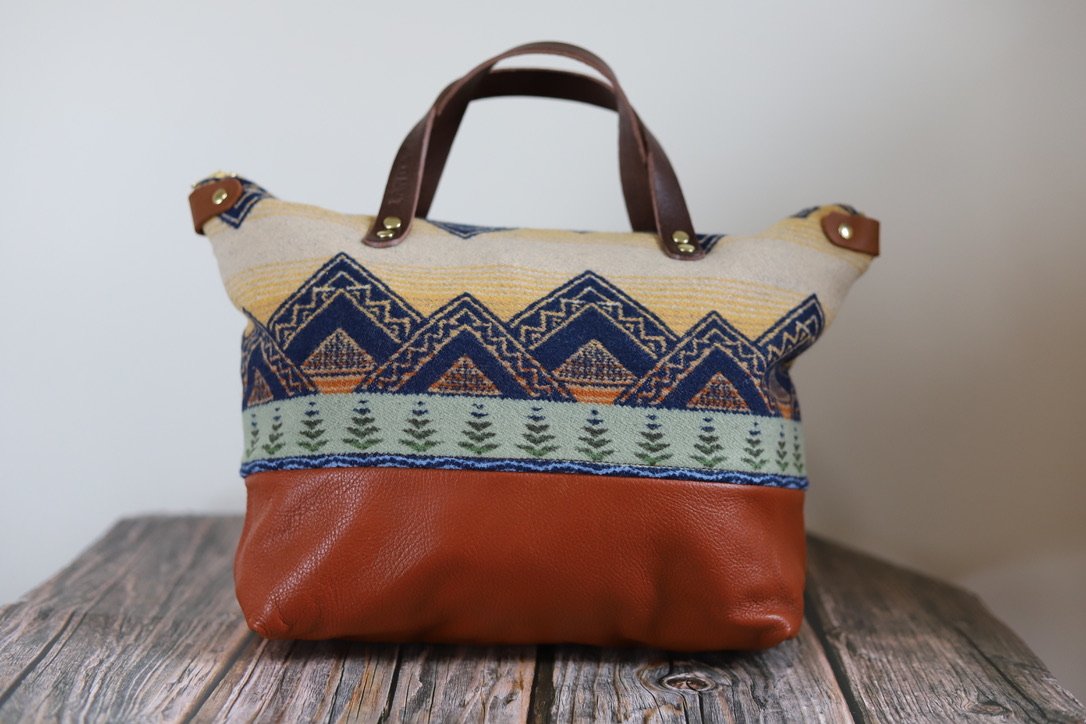 Crossbody Purse in American Treasure Pendleton Wool 002