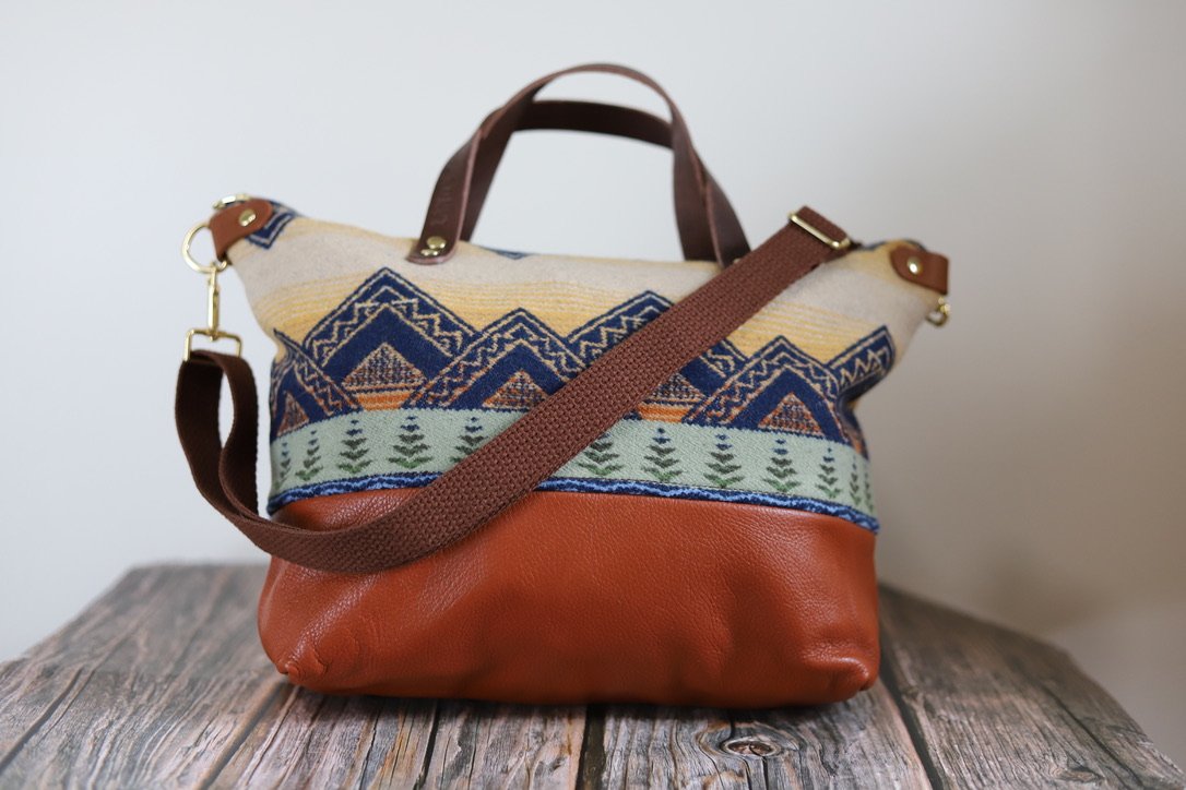 Crossbody Purse in American Treasure Pendleton Wool 002