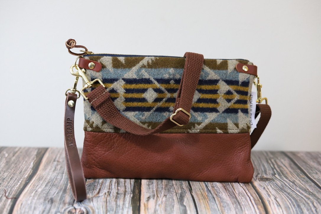 3 in1 Wristlet in Journey West Pendleton Wool 004
