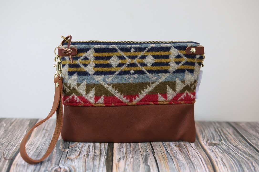 3 in1 Wristlet in Journey West Pendleton Wool 005