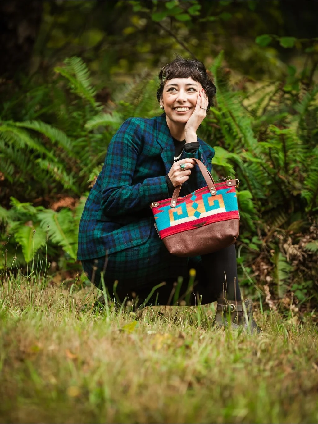 Give a story this year. Gift a stunning purse to your beloved ladies ✨❤️🎄