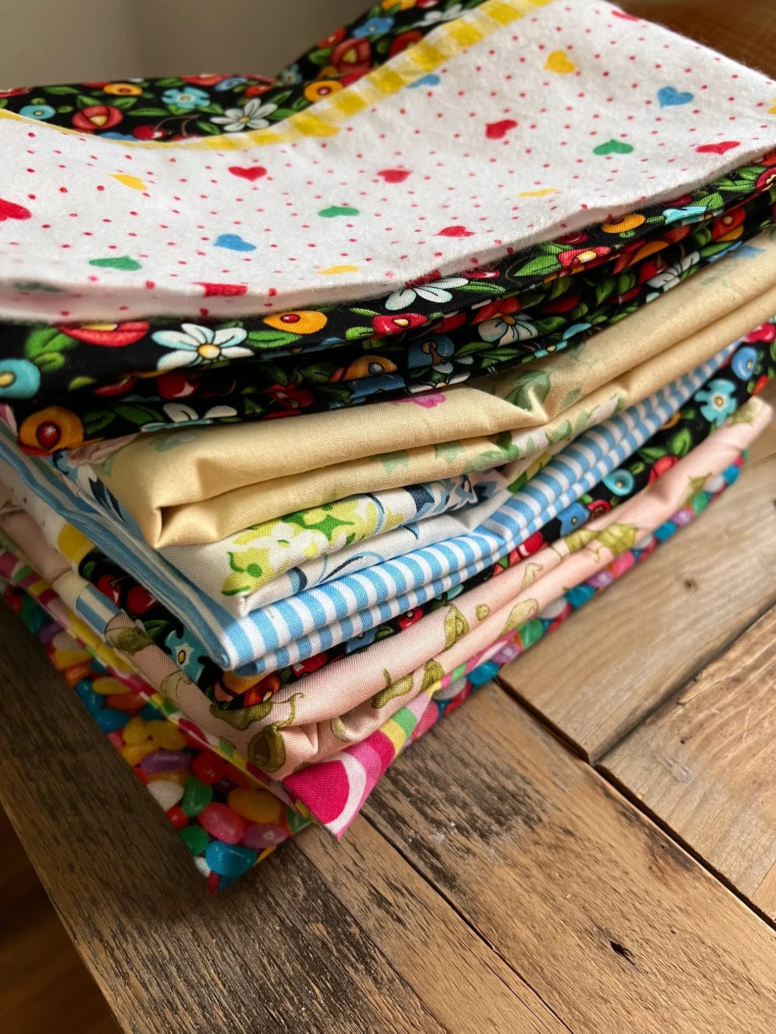Registrations for the May 19th Charity Sew are officially LIVE! 🔓 Pillowcases will be donated to your choice of local children's hospital.  We are lucky enough to have a couple of nurses that will deliver to the kids.  Space is limited. Click the li