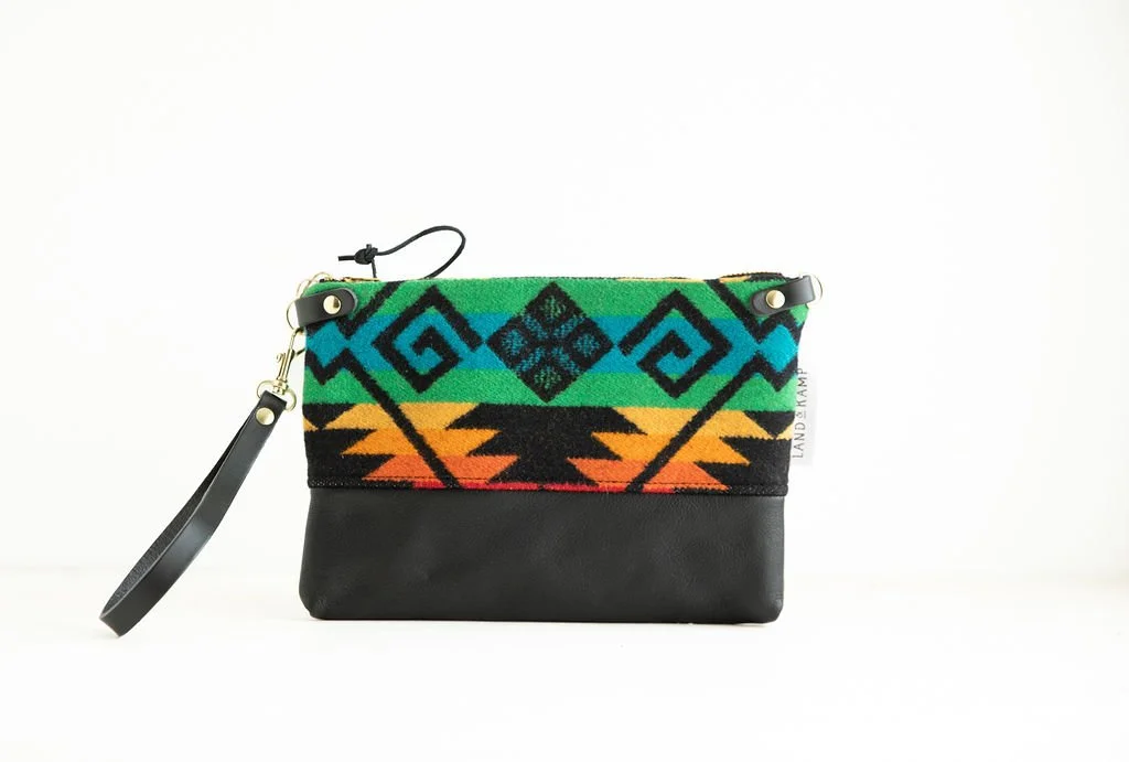 3 in1 Wristlet in Coyote Butte Bright Wool