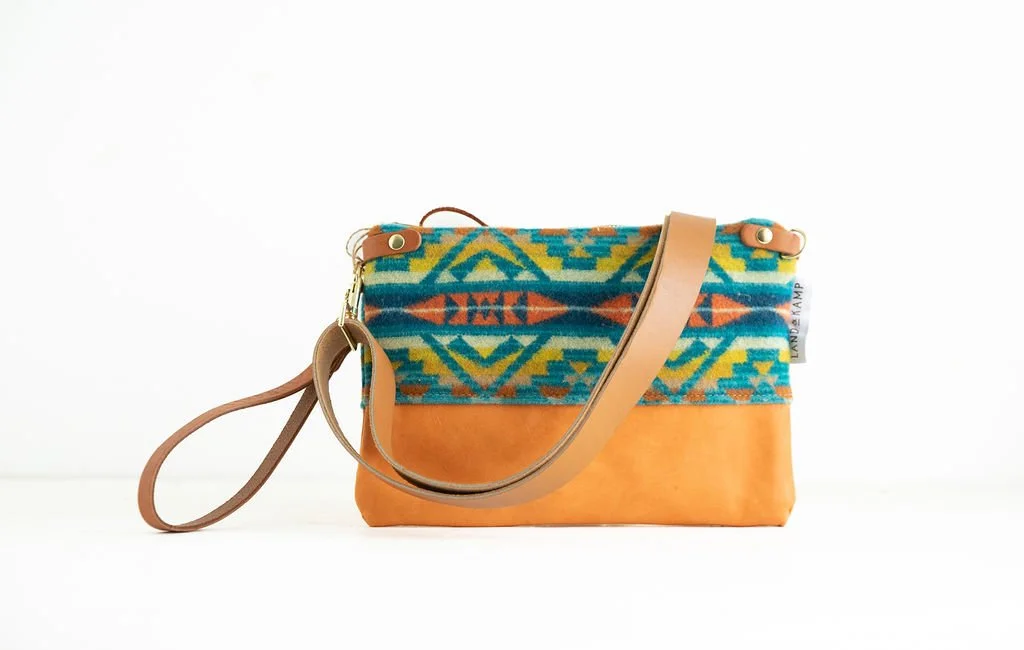 3 in1 Wristlet in Turquoise Alto Mesa Wool