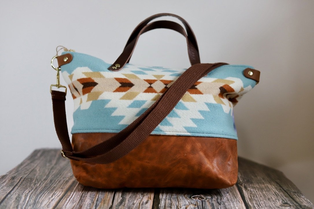 Crossbody Purse in Rancho Arroyo Aqua Wool 003