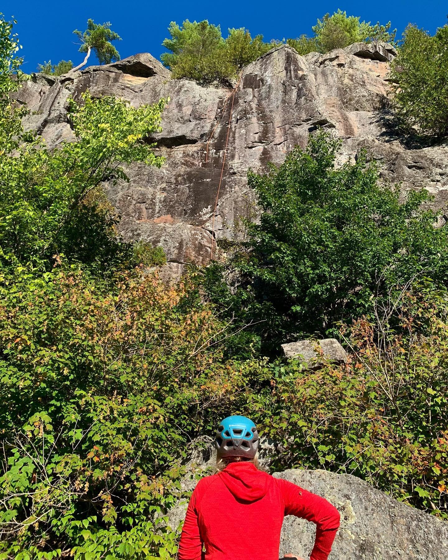 .
Fall route &amp; crag development days with @shellslifeadventure 🙌

We took another couple days this fall to work on 3 new crags in Muskoka and Maynooth 😻

They&rsquo;re all on crown land&hellip; 2 are accessible by canoe, 1 is accessible by cano