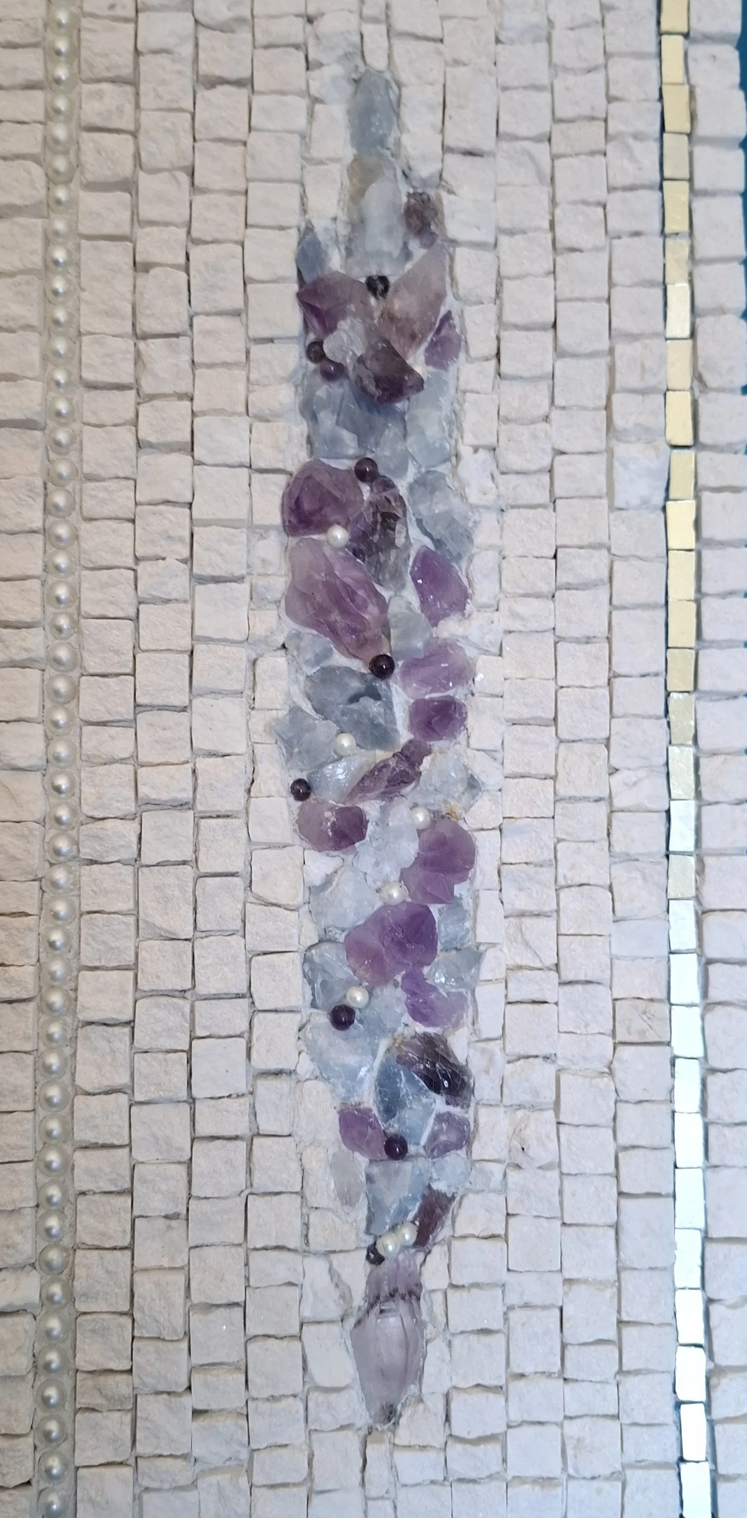 A Gentle Eruption  Available

Perlatino, amethyst, celestite, faux pearls, 24k Orsoni gold (white)