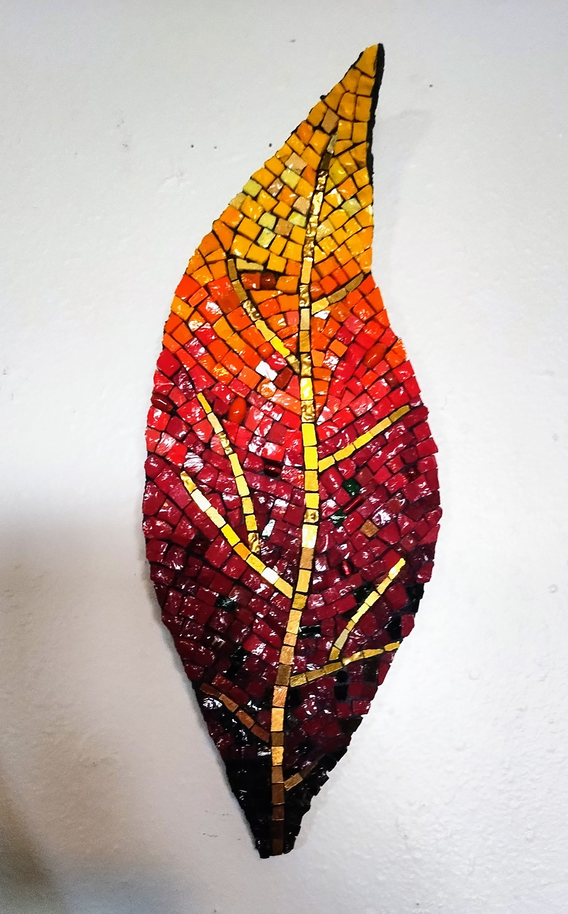 Autumn Leaf
Smalti, 24k Orsoni gold, beads
on handmade substrate
2025