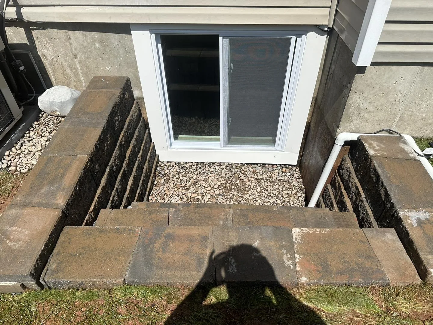 Egress window