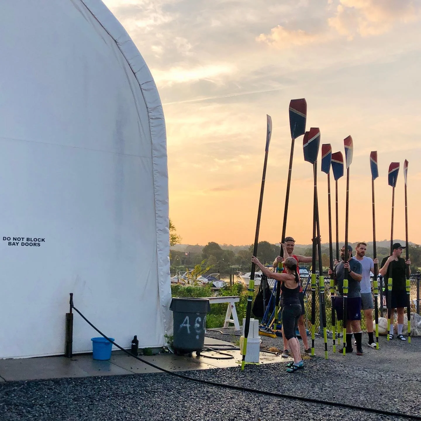 A backup at the handle wash station&hellip; 🧼 
.
#rowing #mastersrowing #washingtondc #anacostiariver