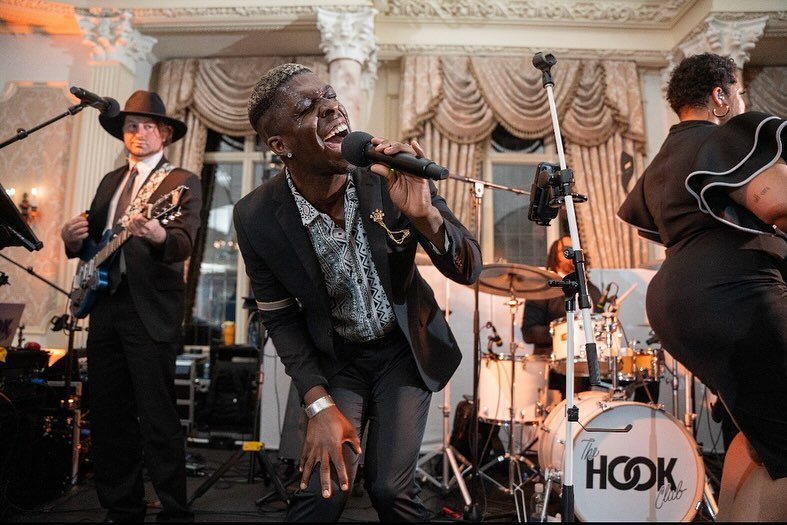 Teared it up this night - Thanks for partying with us big time, Cara and Matt! 🤩

💍: Cara &amp; Matt
💒: @pleasantdalechateau 
📸: @livepicturestudios 

#HookedOnTHC #TheHookClubNYC
#NotYourAverageWeddingBand&nbsp;#AlternativeWeddings
#WeddingBand&