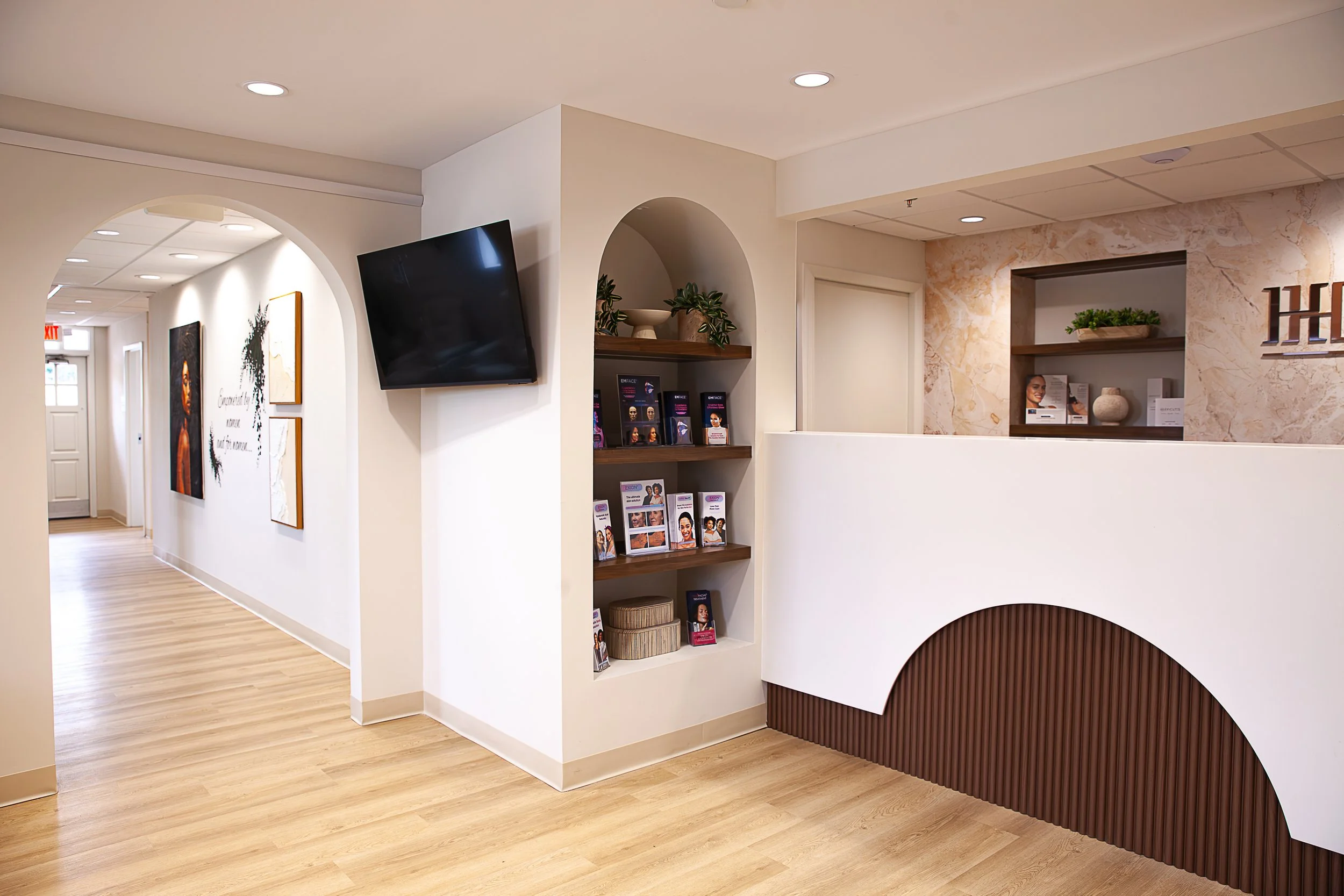 Hera Health Haven_HALLWAY 1-5.jpg