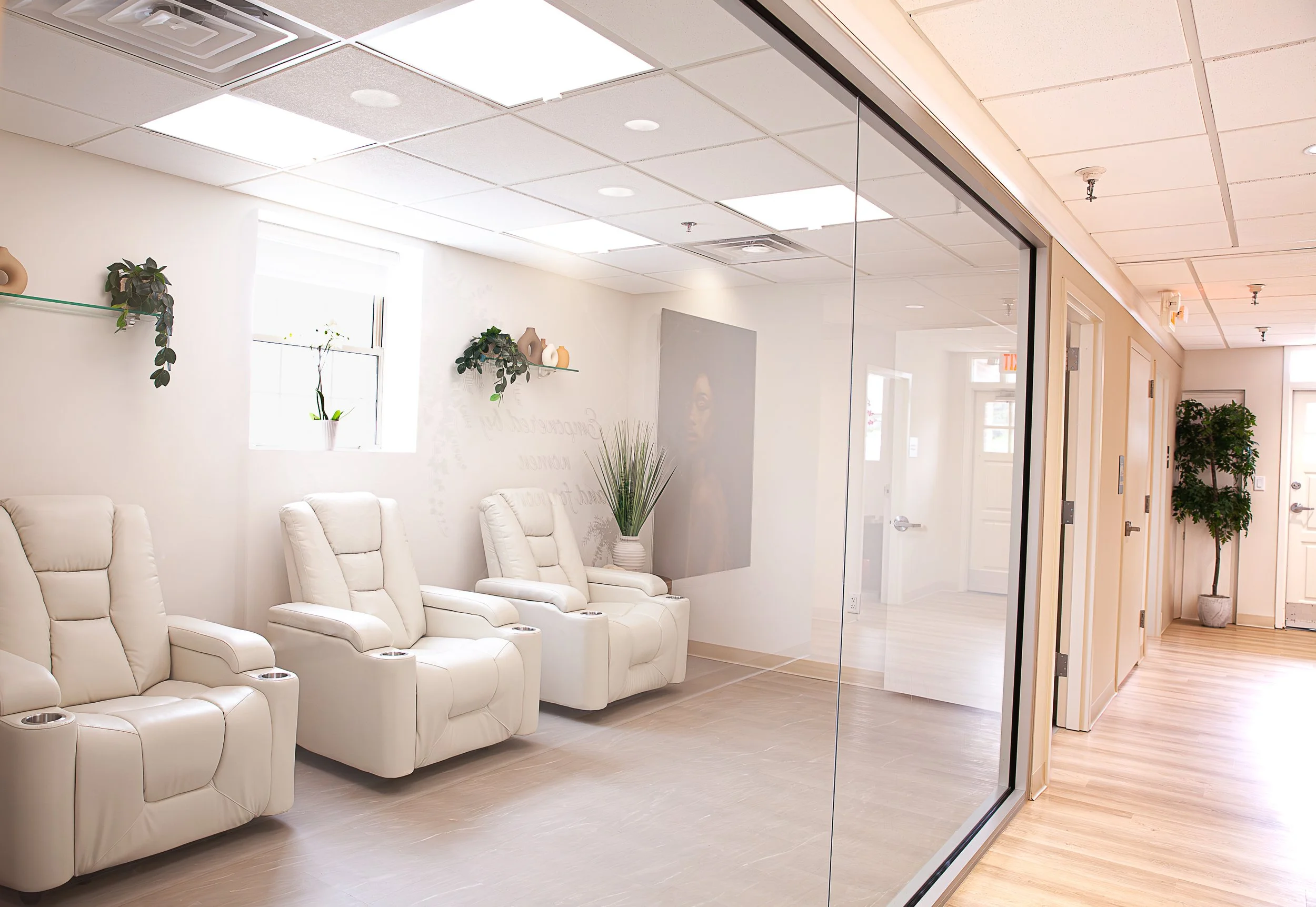 Hera Health Haven_IV Room-2.jpg