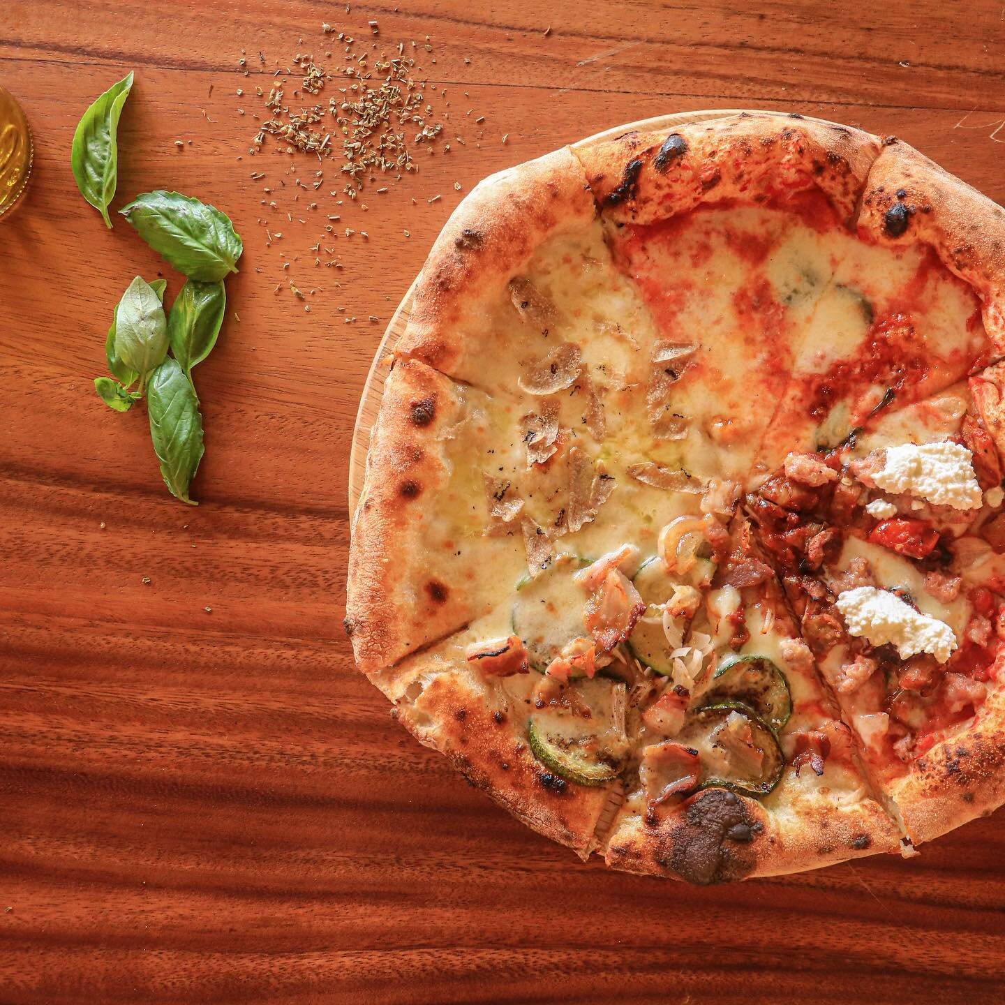 POTM: Pizza Quattro Regioni

Pizza quattro regioni, meaning &ldquo;four region pizza&rdquo;, features four different toppings on one pizza, with each of the four quadrants representing ingredients from different regions of Italy:

🔸 Margherita; from