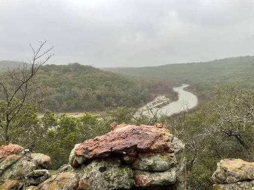 Who here has visited the @palopintomountainsstatepark yet?! 🙋🏼&zwj;♀️🙋🏽&zwj;♂️ We are located only 20 mins away at Comanche Moon Ranch, stop by and take a private tour with us. #offthegridliving #palopintomountiansstatepark #countryside #texaslan