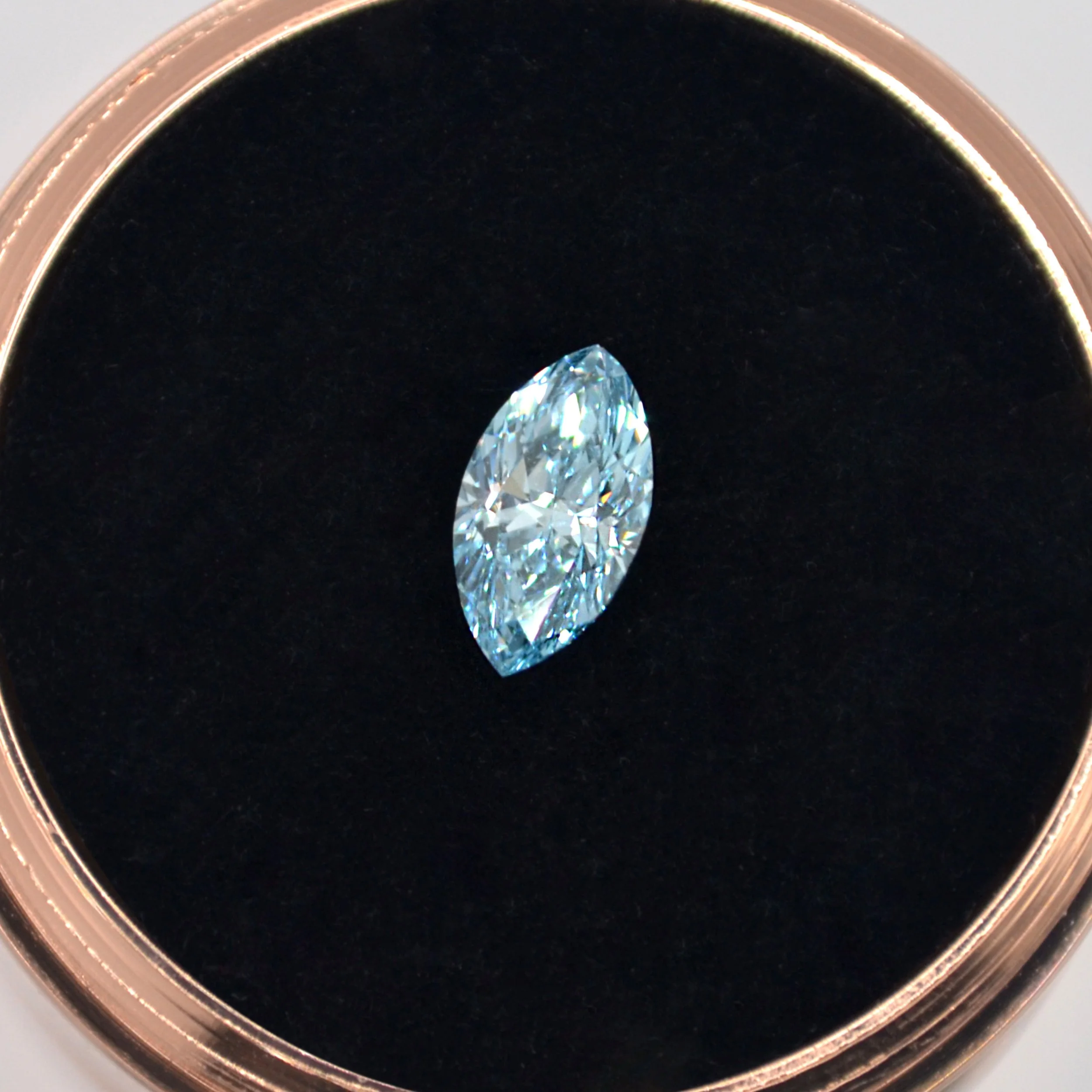 0.50-0.69_ct_Blue_Marquise_Cut.JPG