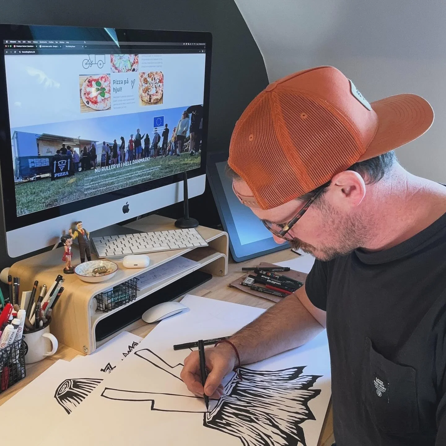 Had fun doing this design for @therollingflame. Can&rsquo;t wait to see the trailer with the foil wrap.  Thanx @therollingflame for trusting me with designing your pizza food truck/trailer. 
.
#pizza #flame #foodtruck #pizzatruck #therollingflame #fo