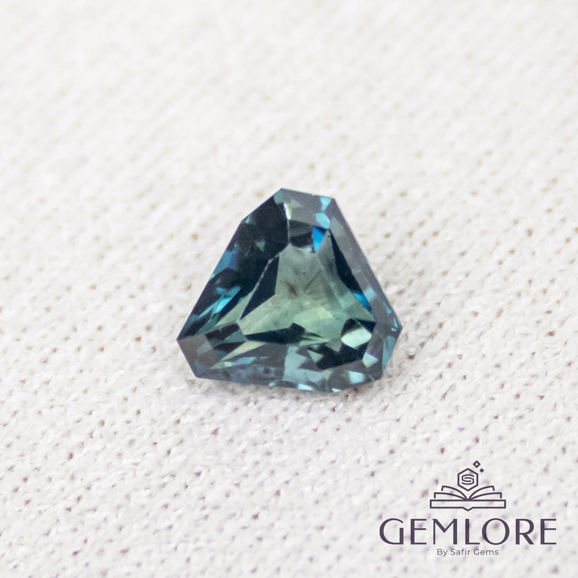 MontanaBlueGreen_0-99ct_Trillion.jpg