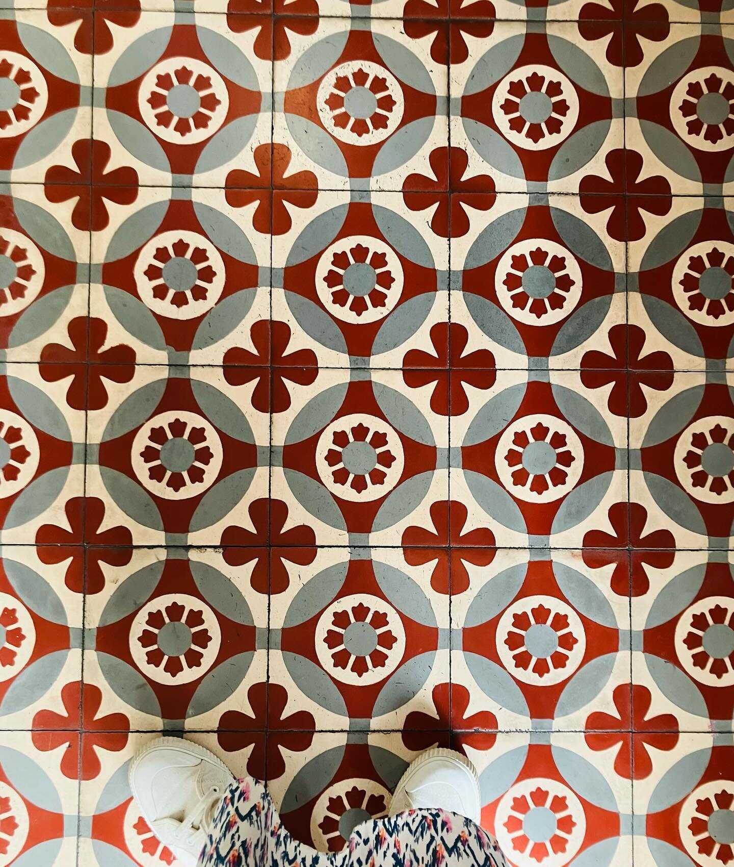 Tiles are my go to source for inspiration. I found these beautiful ones in a sweet shop in Paris. Such a gorgeous red.

#tiles #inspiration #paris #redtiles