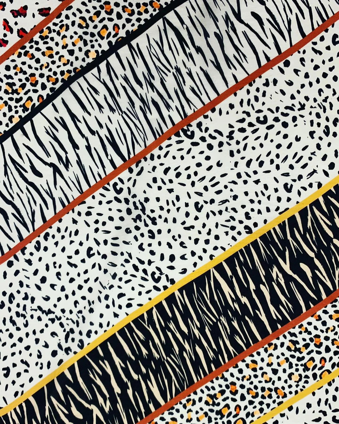 A queridinha do momento! 🖤
Para @ss.beachwear 

#bbuzzidesigner #fashion #fashiontextiles #leopard #textiledesign #design #handmade #handpainted #blue #textiles #textileart #printmaking #prints #print #beachwear #biquini #verao #summer #brazil #bras