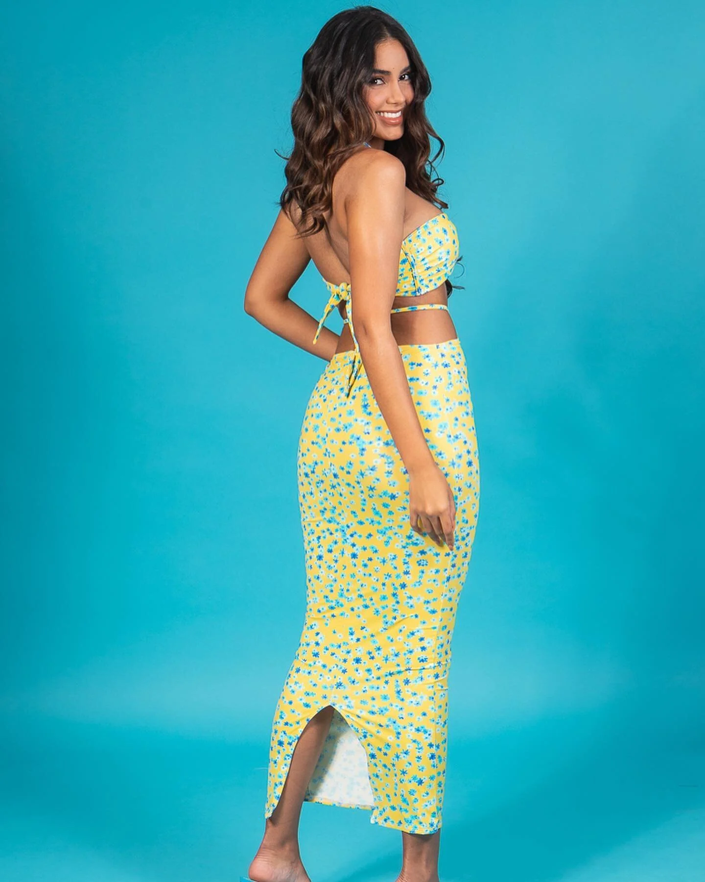New collection for @ss.beachwear 
flower power 🌼🌼
Handmade watercolour print.

#bbuzzidesigner #fashion #fashiontextiles #ssbeachwear #textiledesign #design #design #handmade #handpainted #blue #yellow  #textiles #textileart #printmaking #prints #p