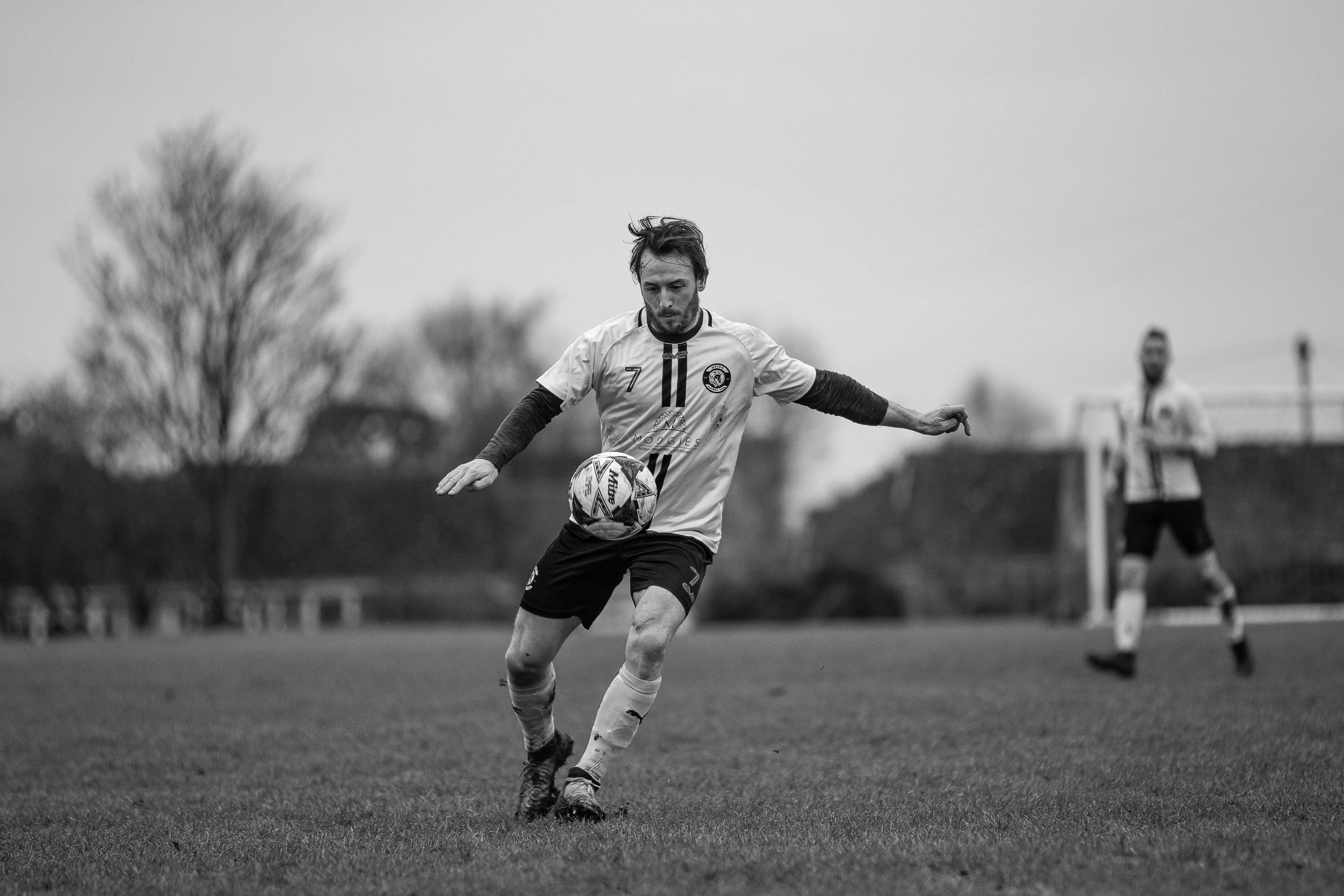 Haddenham United FC vs Oving FC (Monochrome)-13.jpg
