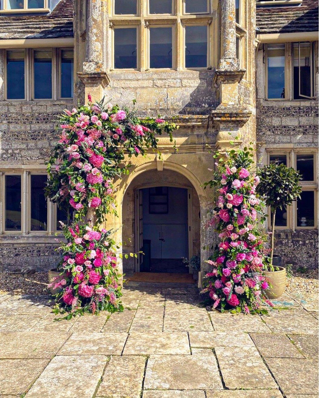 🦌 The picture perfect spot for that all important holiday snap 👌 

📸 @dorsetfoodiefeed &amp; @bri.anna_x