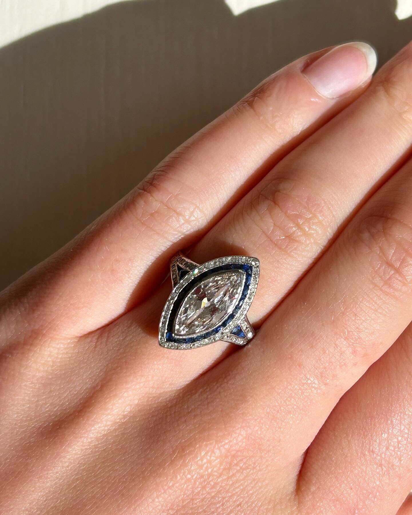 Would you say yes?! 💙
An original Art Deco diamond and sapphire navette cluster ring.

Ref. SN6723

#antique #antiquejewelry #antiquejewellery #antiquejewelryaddiction #antiquejewels #jewelry #jewellery #jewels #sapphire #sapphireengagementring #sap