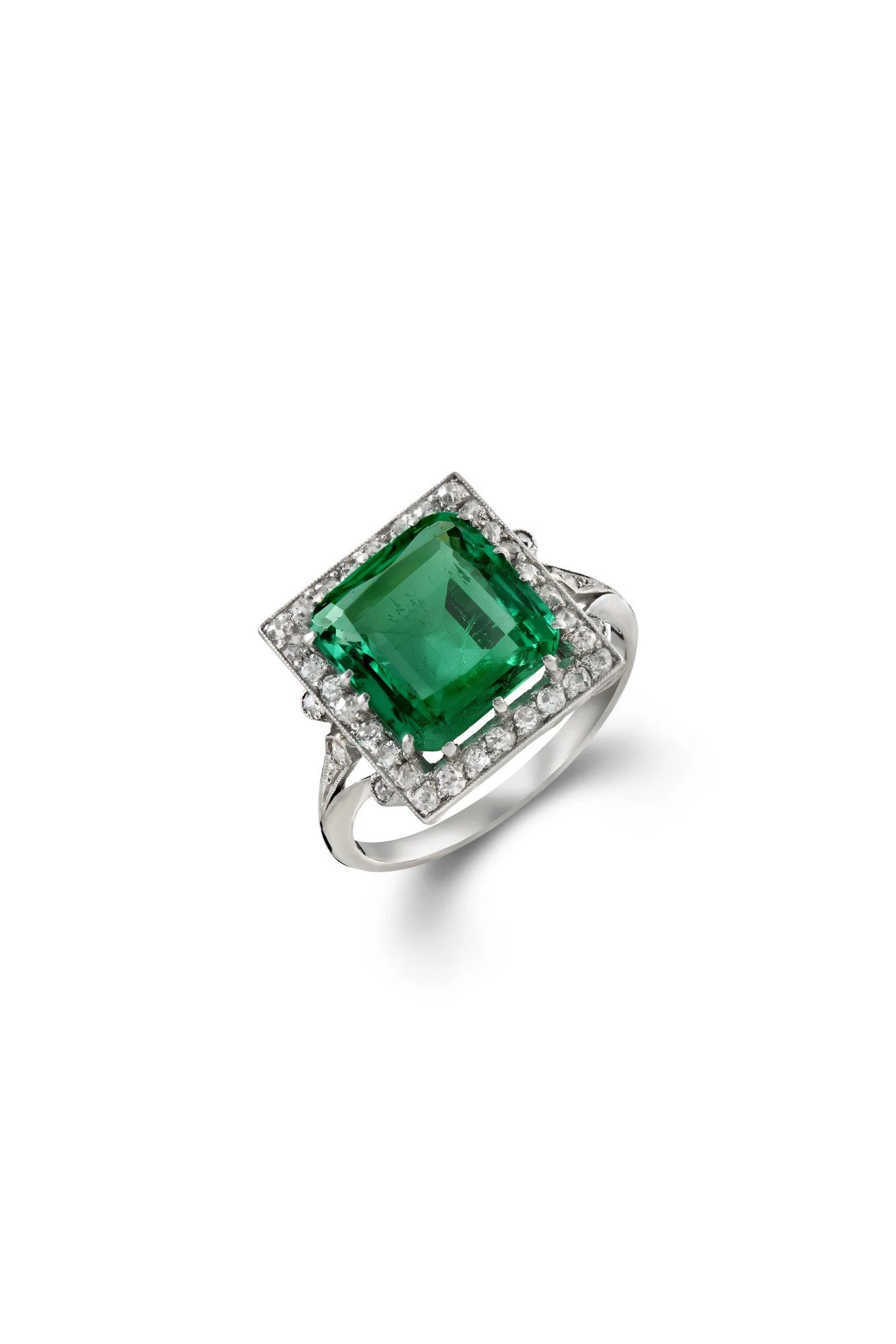 Edwardian Emerald and Diamond cluster Ring