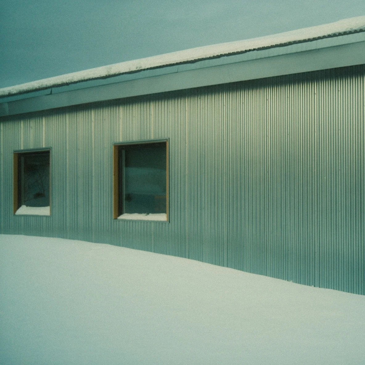 Head is down mixing a few different projects and then doing lots of shovelling. Proper winter no? I've changed up my mix approach and it's really feeling like a gamechanger for me. Using more hardware on inserts now that Logic 11 allows you to bounce