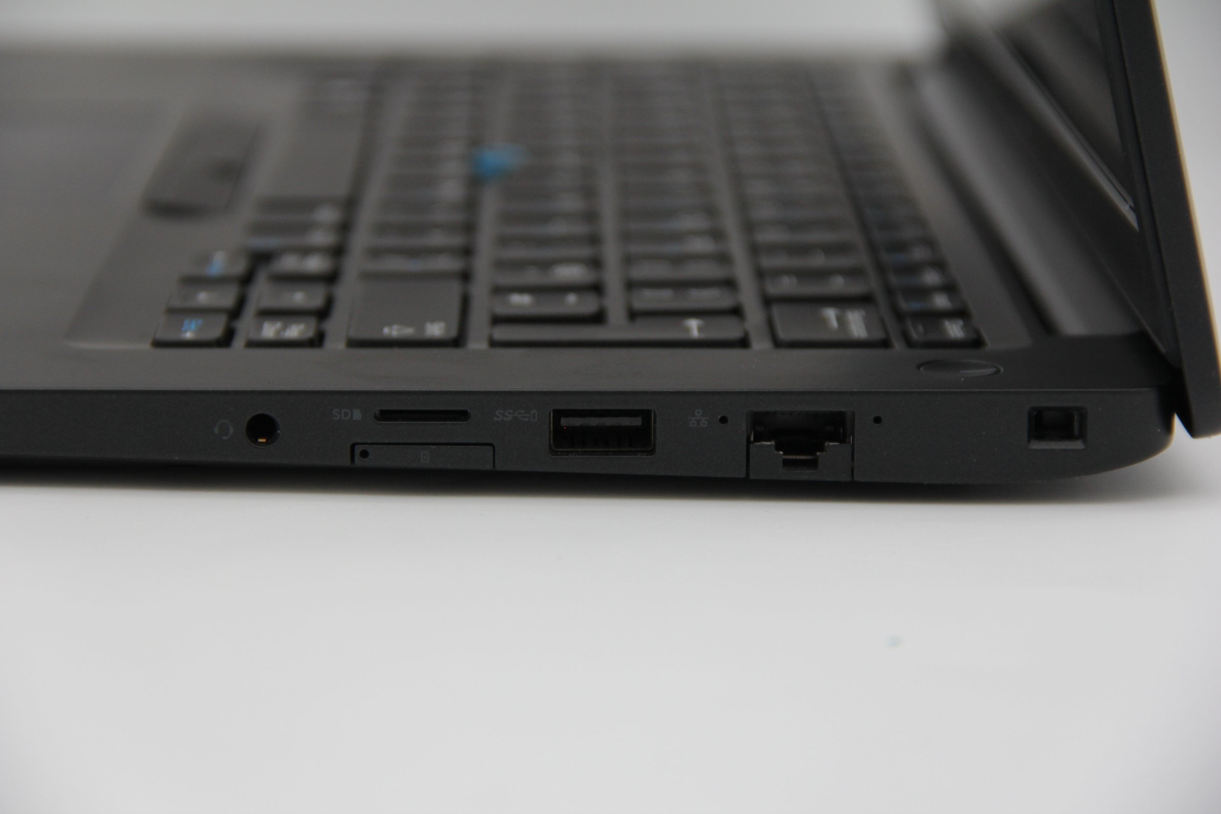 Dell Precision 5550 Intel Core i9-10885H 32GB RAM 1TB NVMe Dell Precision 5550 Intel Core i9-10885H 32GB RAM 1TB NVMe