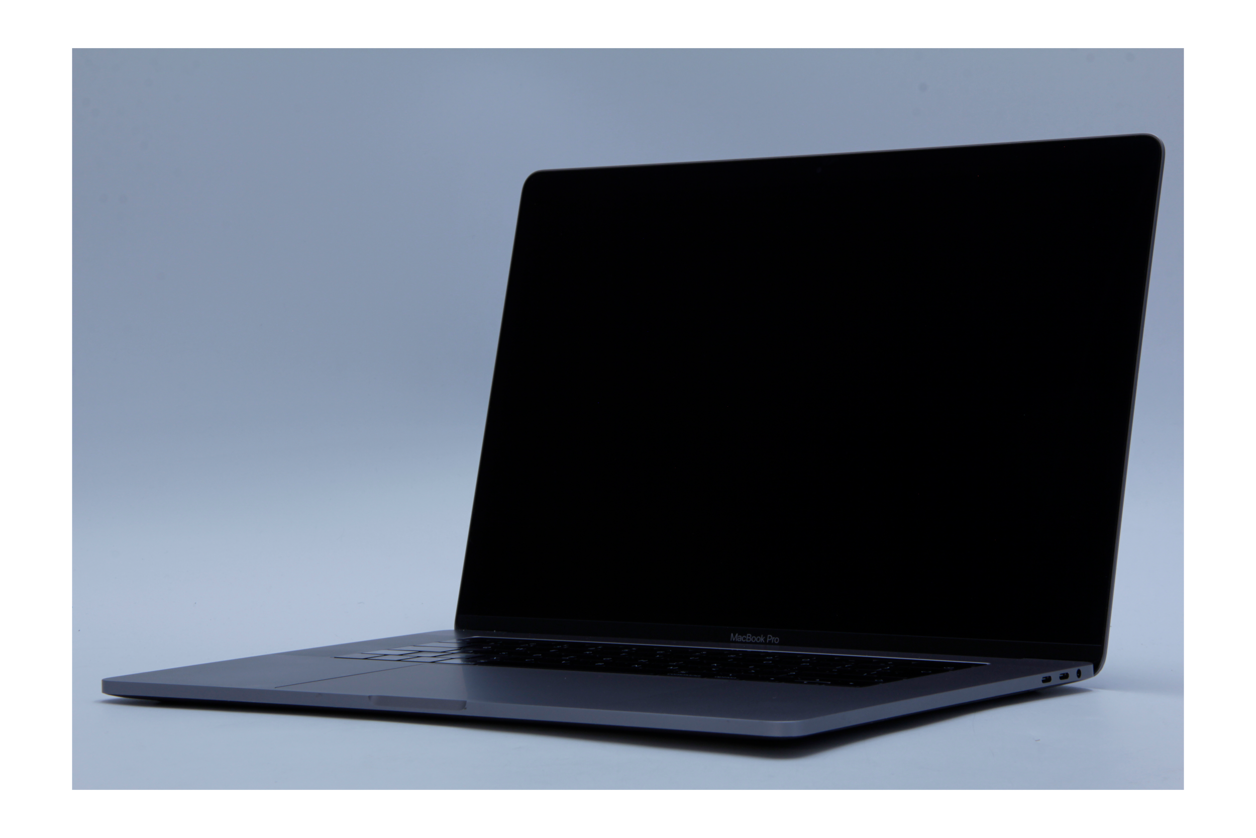 MacBook_Pro_2019_16in_i9_Side_Photo_2 (Cropped).png
