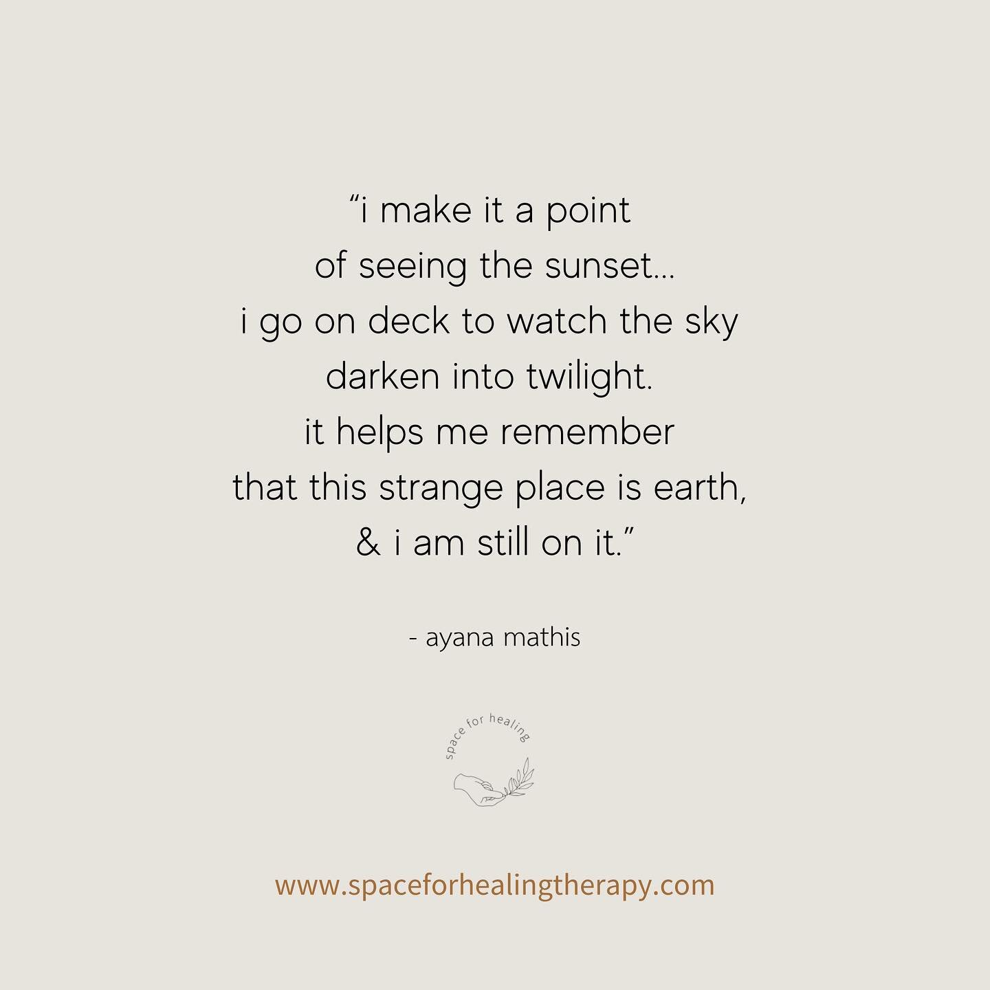 ran across this &amp; had to share&hellip;such a wonderful reminder of simple ways we can allow ourselves to feel grounded
🌿🌾
what do you find helpful when trying to return to your center? 
🖤
#spaceforhealing_ #wellness #mindfulness #blacktherapis