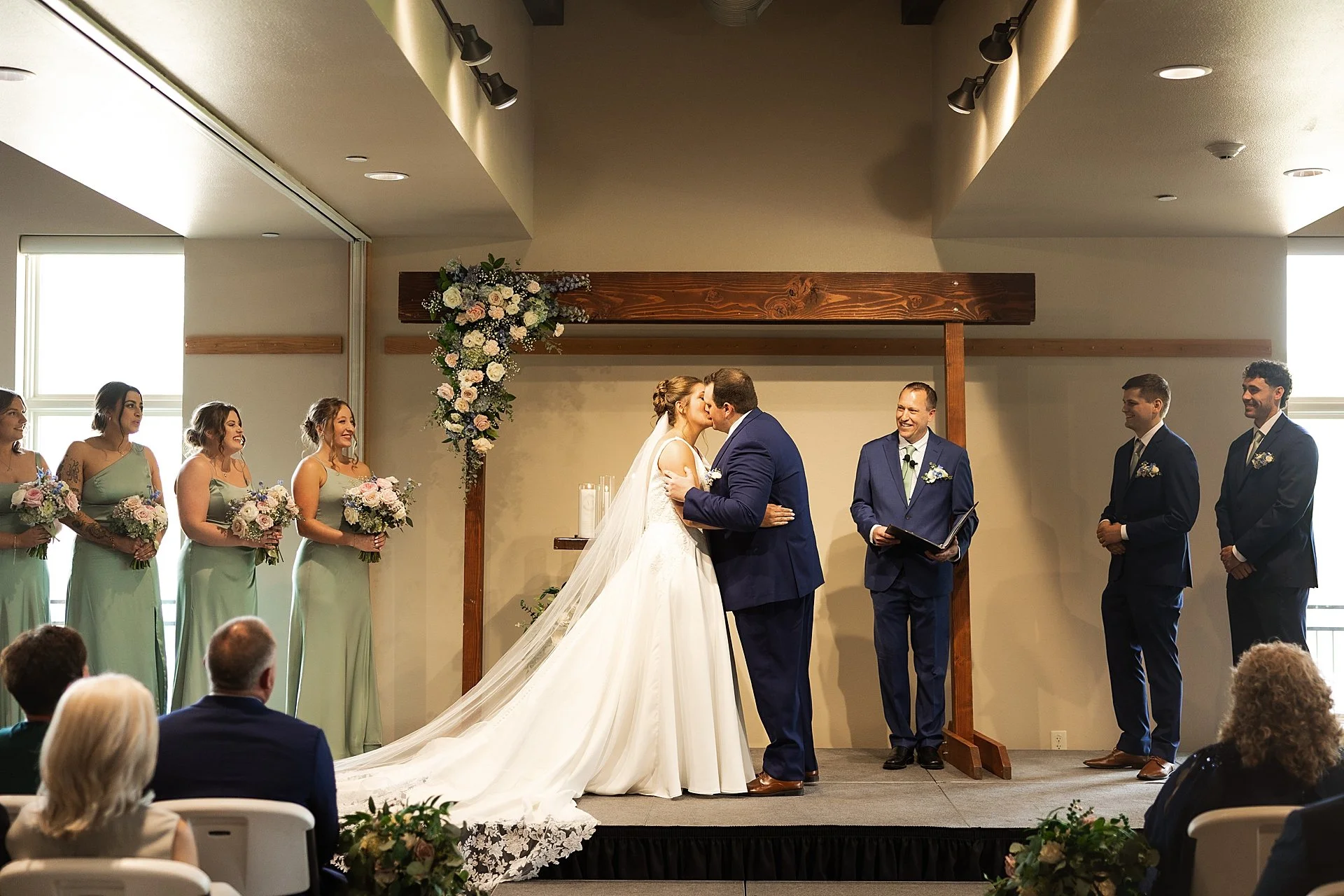waverly-iowa-spring-wedding-photographer_0022.jpg
