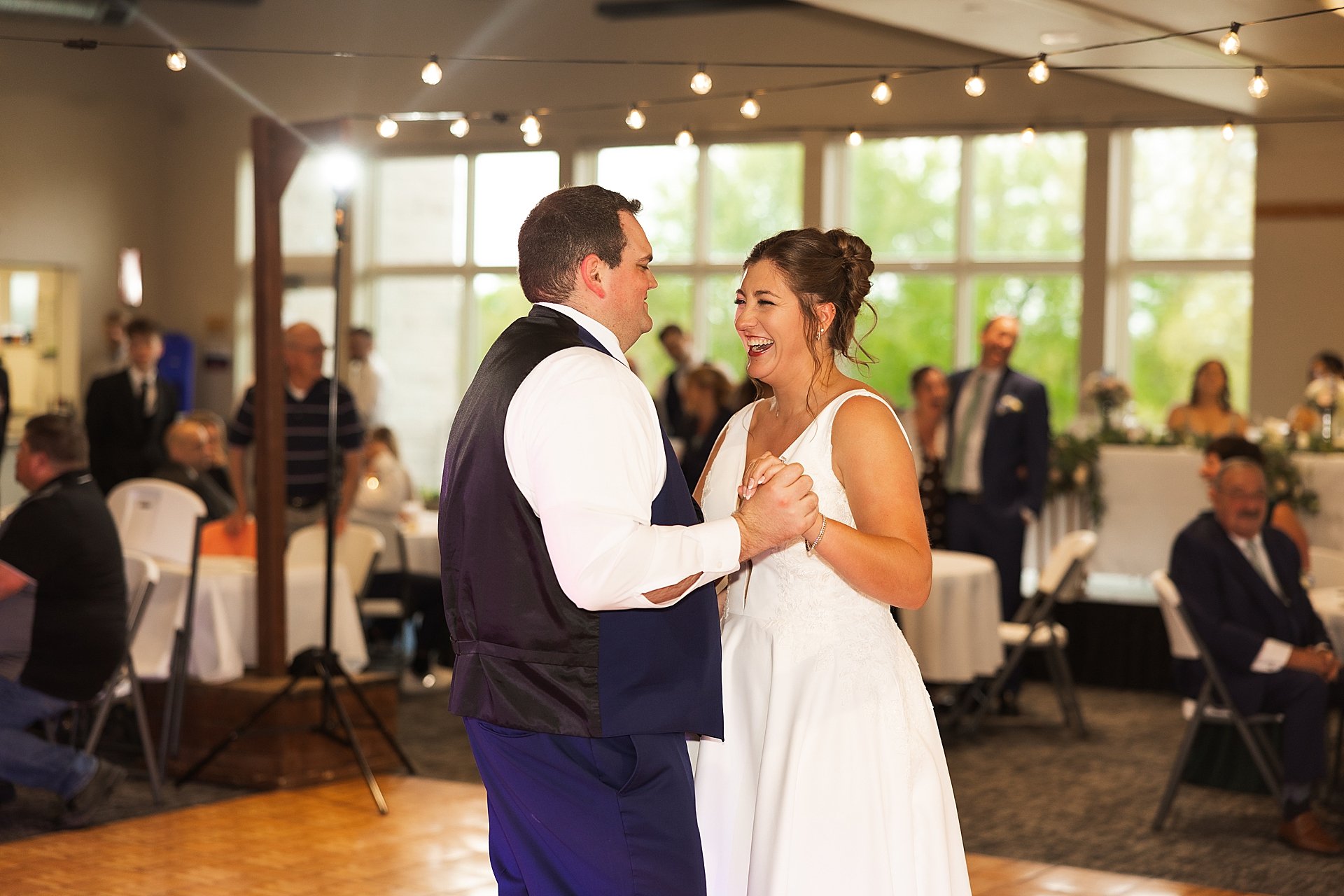 waverly-iowa-spring-wedding-photographer_0031.jpg