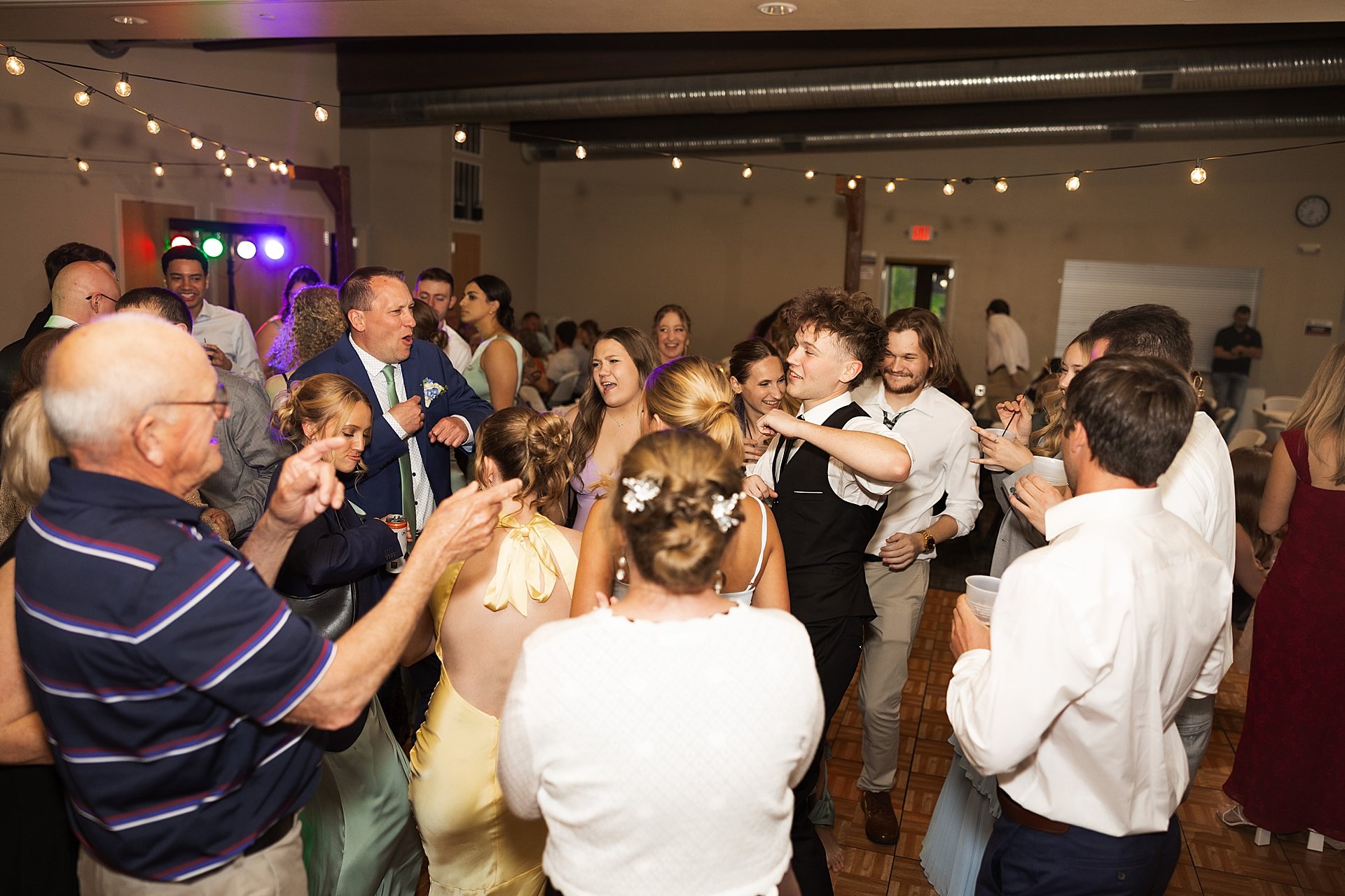 waverly-iowa-spring-wedding-photographer_0032.jpg