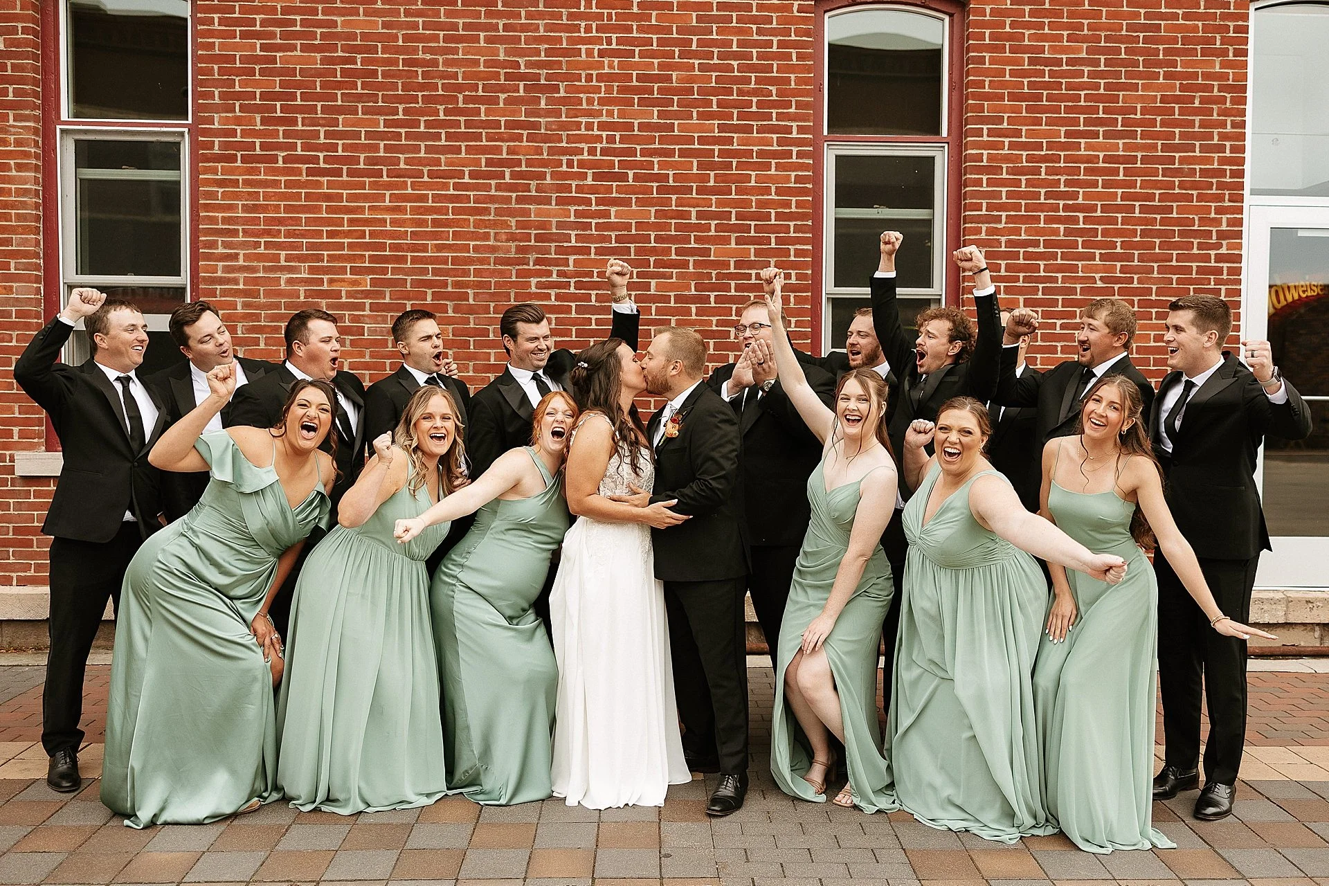 iowa-fall-wedding-hidden-acre-waverly_0020.jpg