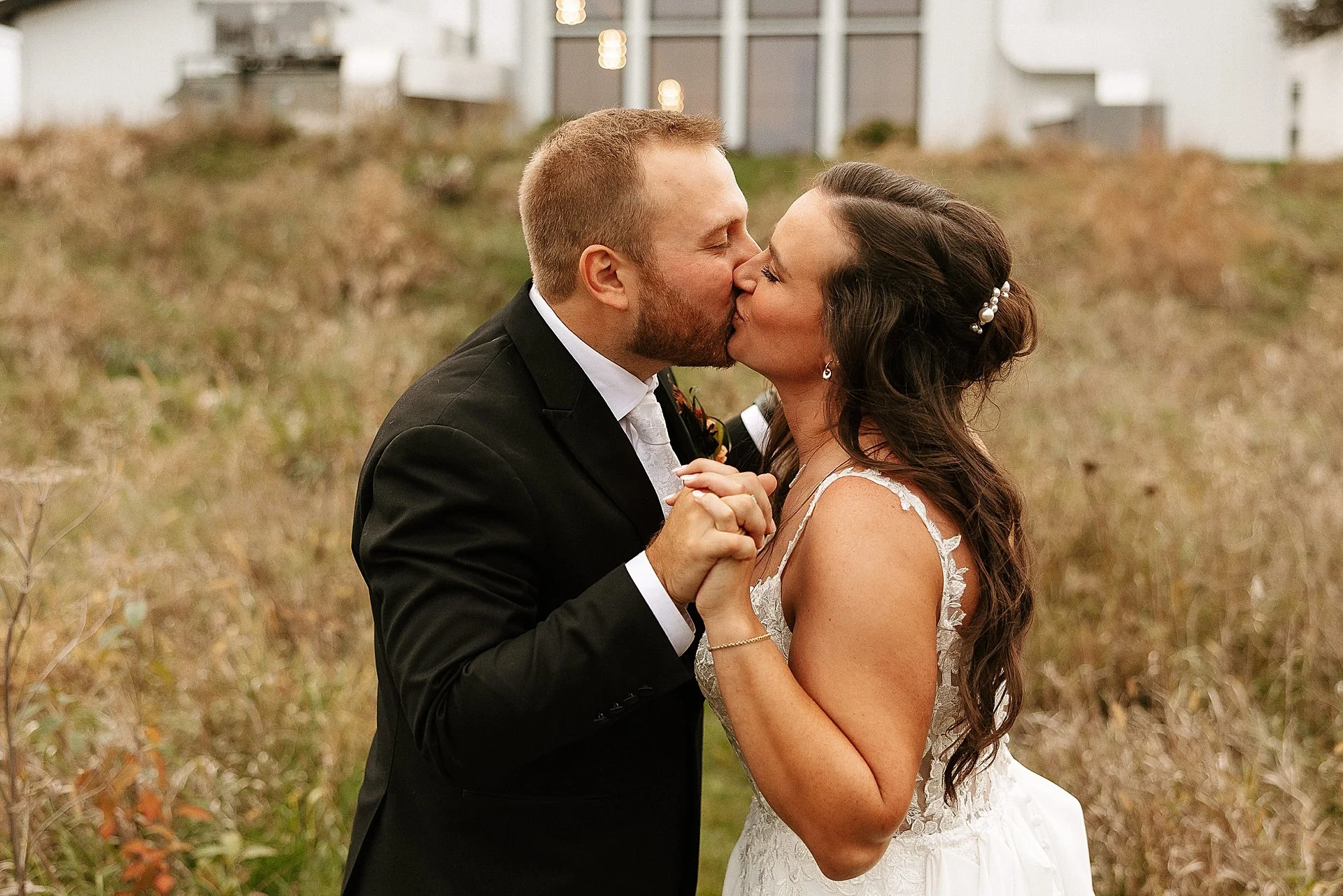 iowa-fall-wedding-hidden-acre-waverly_0029.jpg