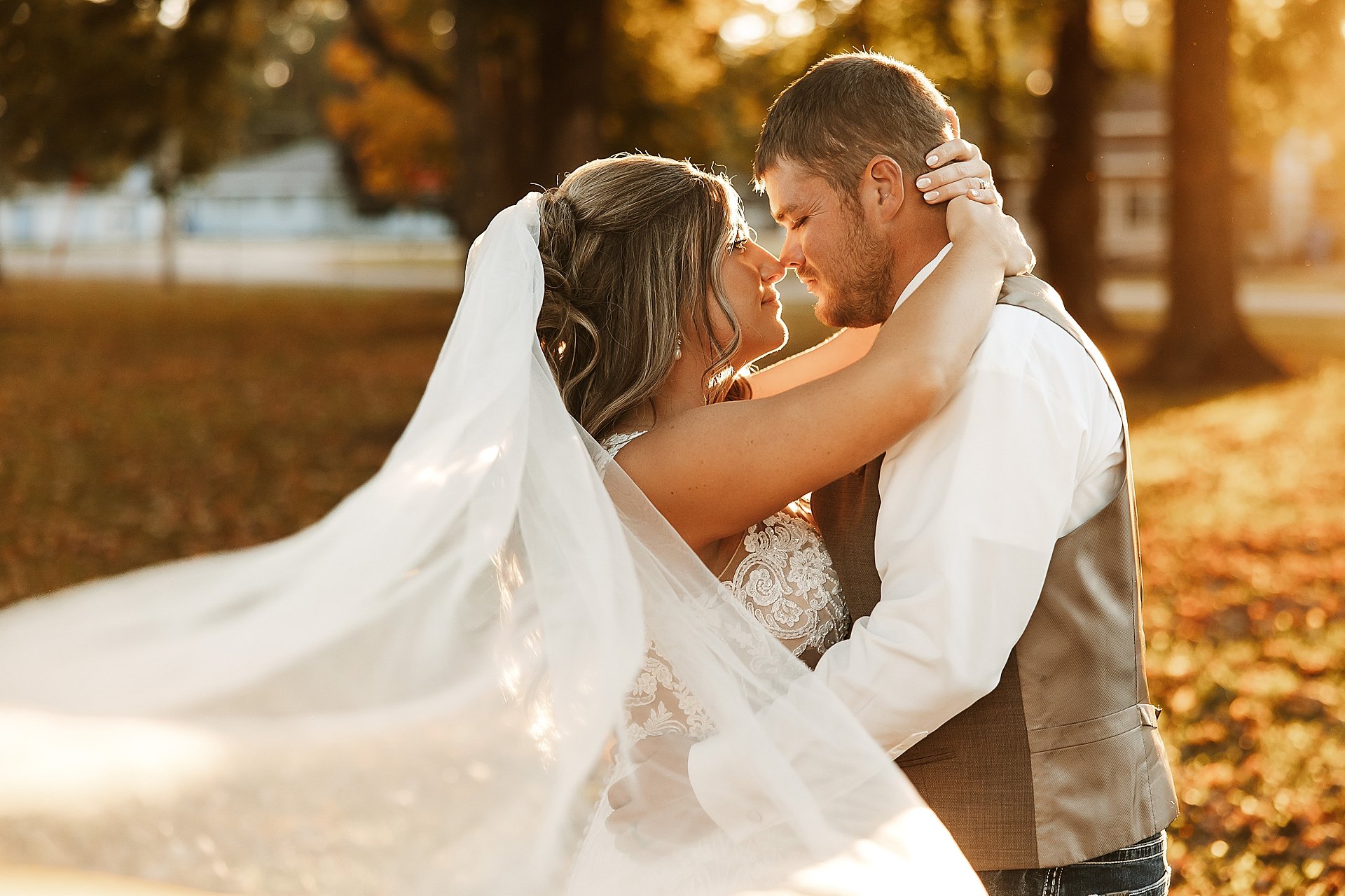 iowa-fall-wedding-bradford-guest-house_0029.jpg