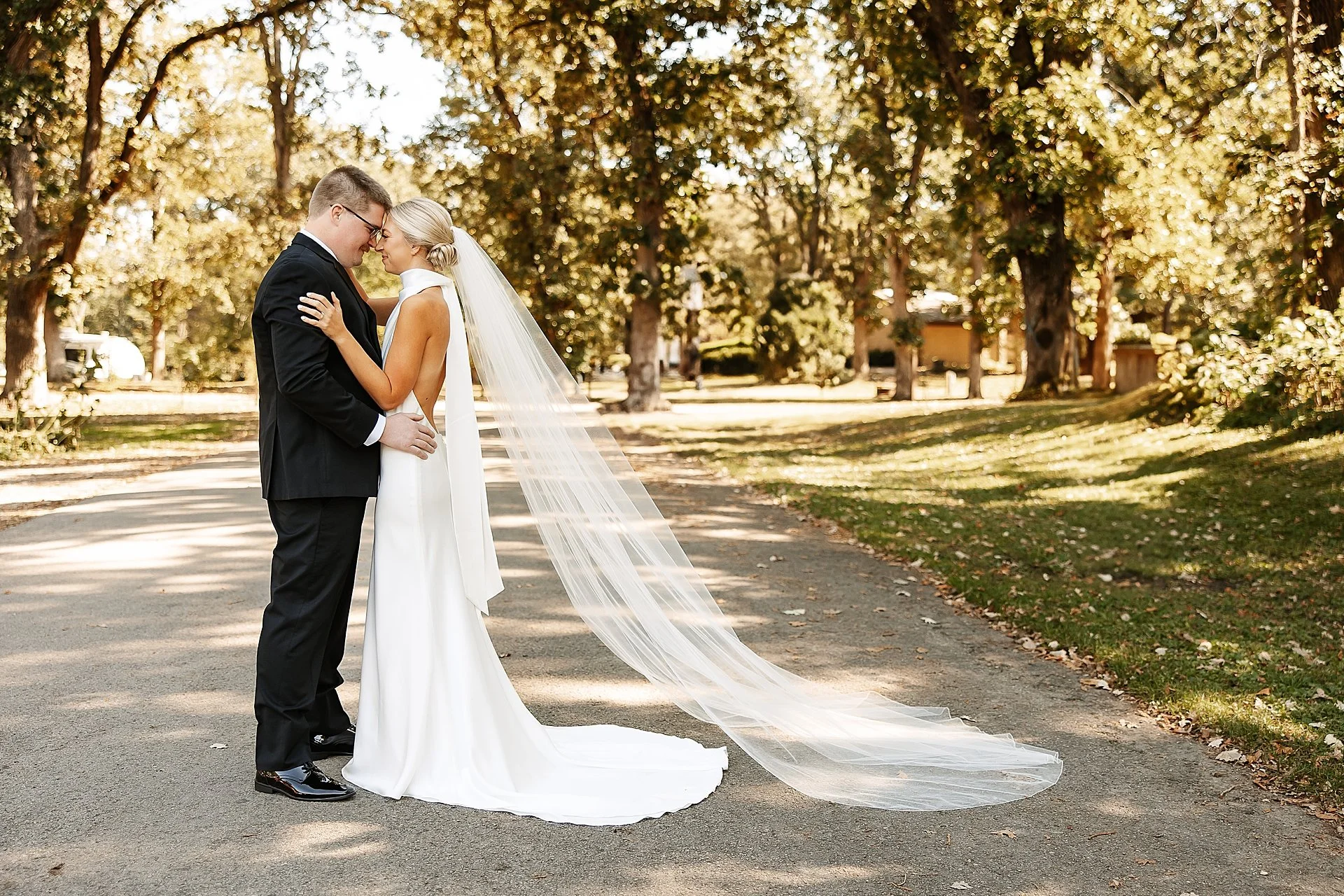 modern-classic-northern-iowa-fall-wedding-up4celebrations_0005.jpg