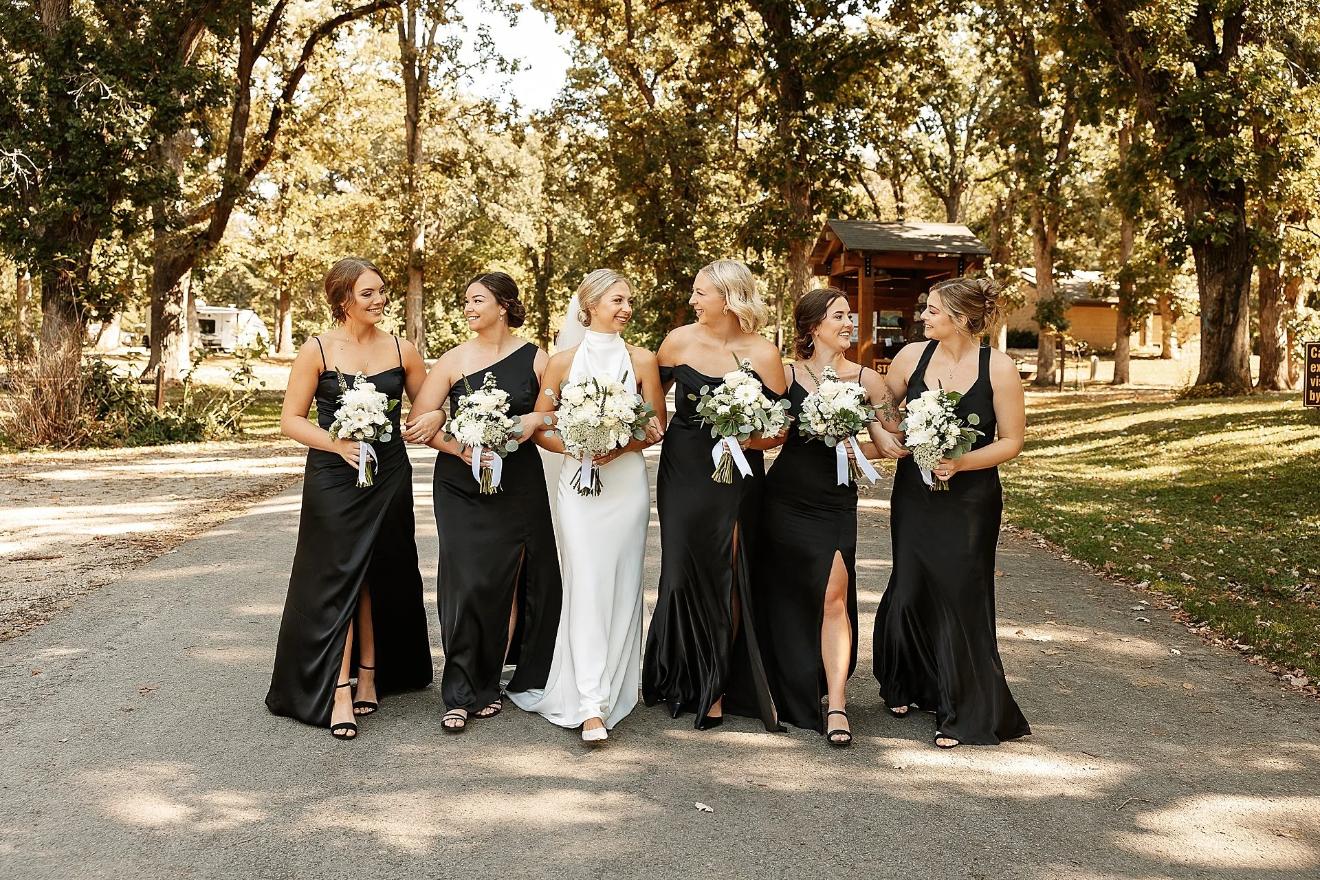modern-classic-northern-iowa-fall-wedding-up4celebrations_0017.jpg