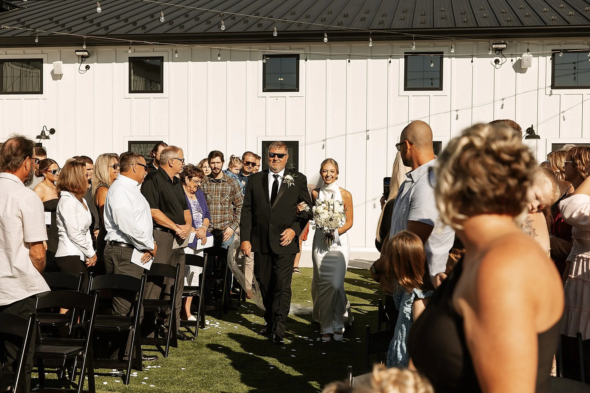 modern-classic-northern-iowa-fall-wedding-up4celebrations_0020.jpg