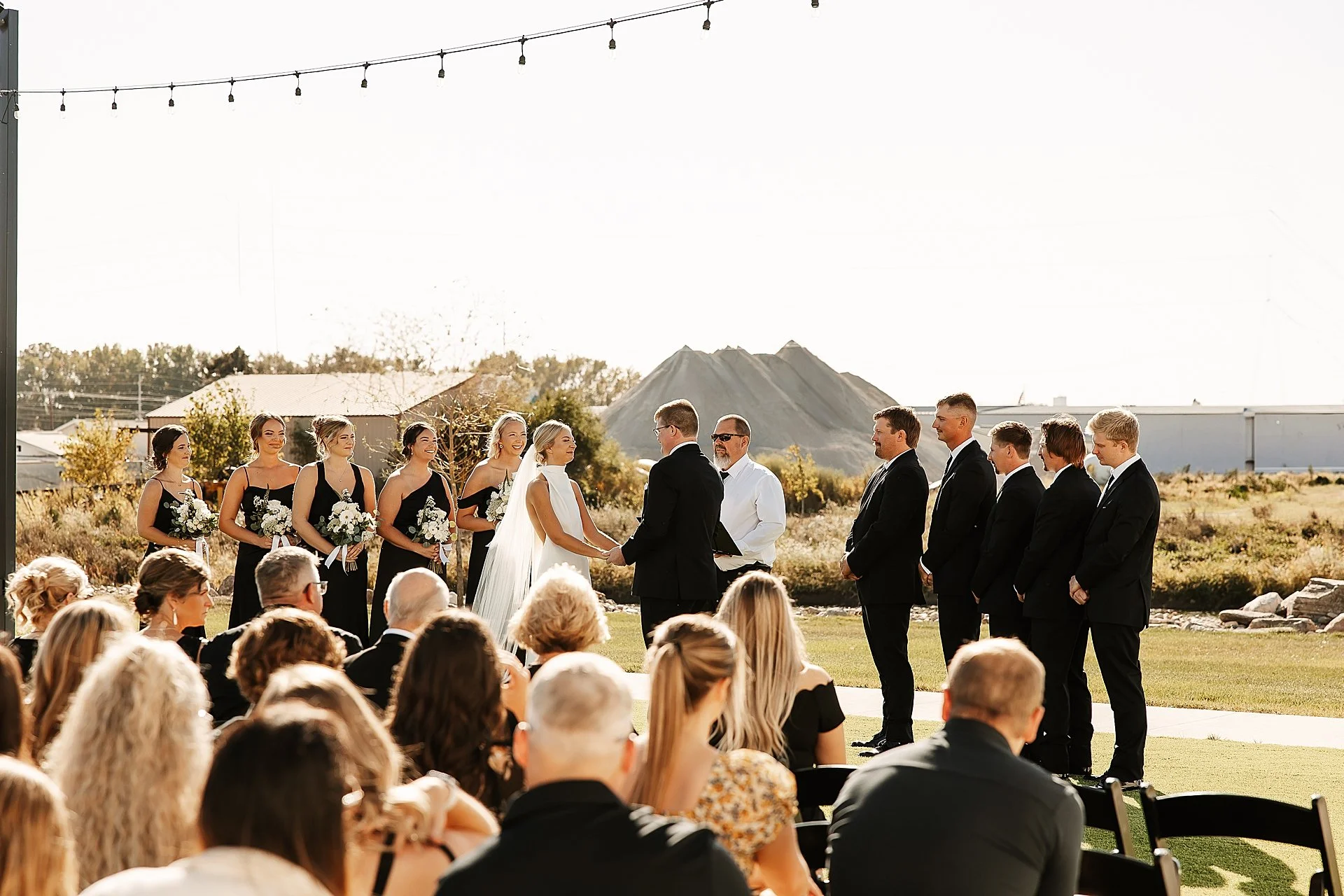 modern-classic-northern-iowa-fall-wedding-up4celebrations_0021.jpg
