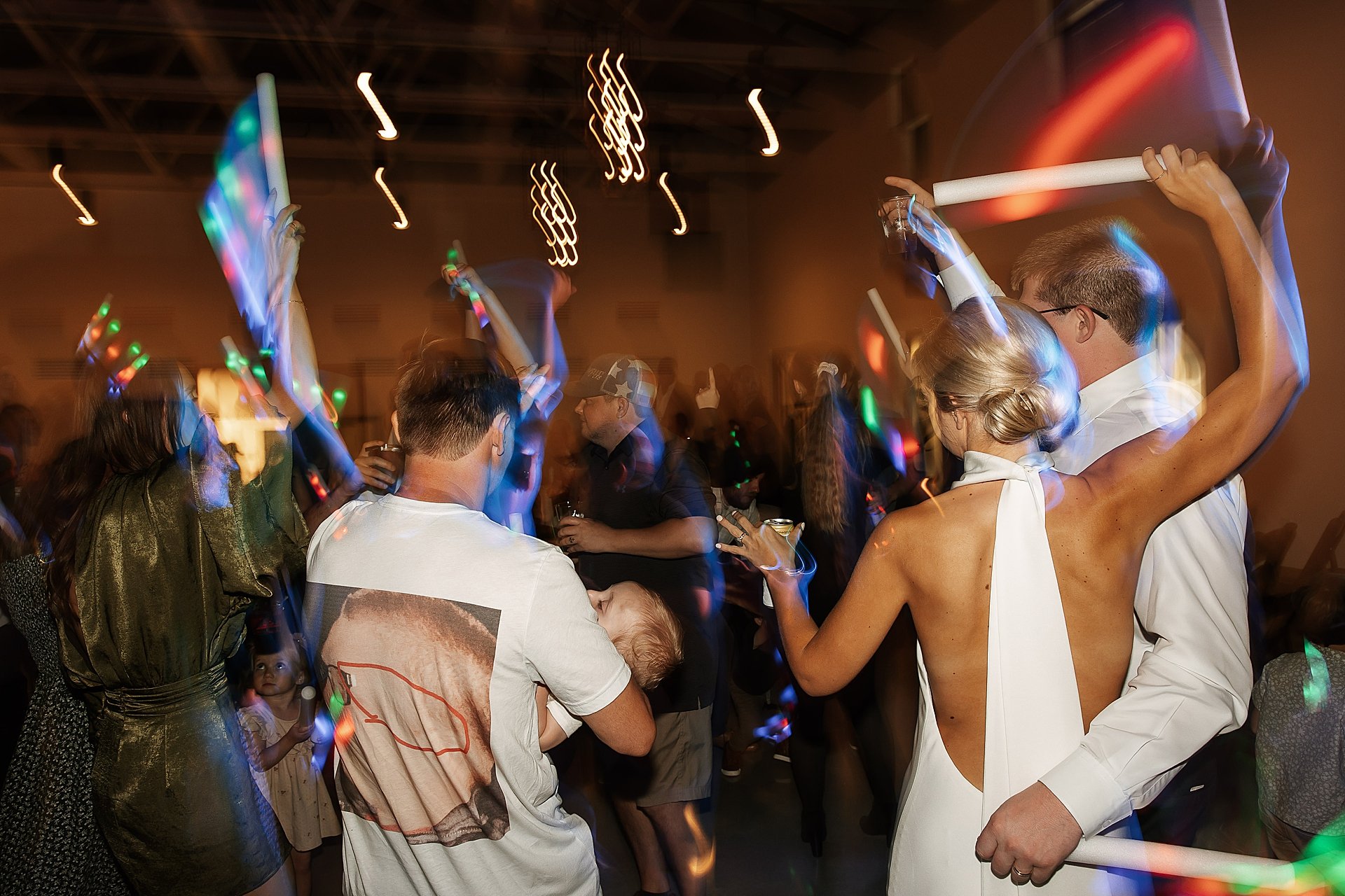 modern-classic-northern-iowa-fall-wedding-up4celebrations_0030.jpg