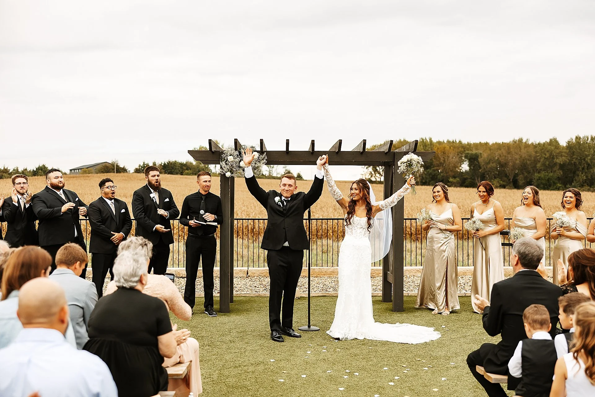 iowa-wedding-photographer-the-hidden-acre_0020.jpg