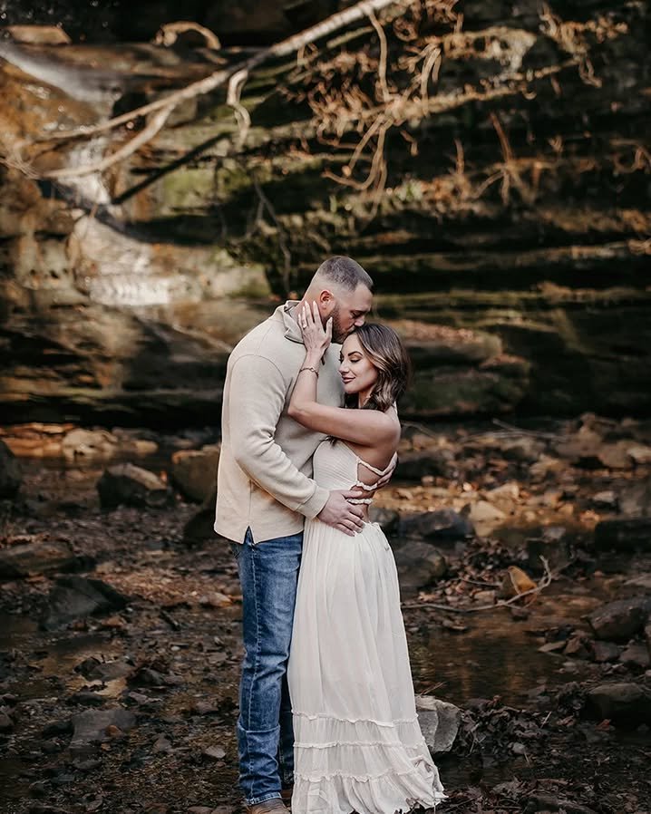 #estherbloomphoto #adventurephotographer #engaged  #shesaidyes #destinationphotographer #destinationengagment #goingtothechapel #adventureengagement #shawneenationalforest #elopeshawnee