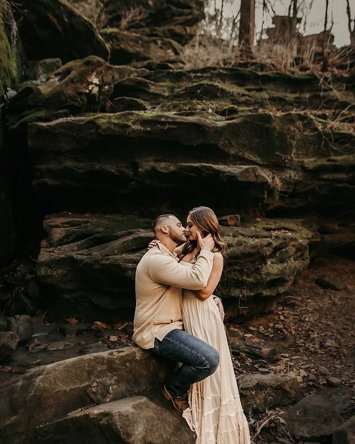 #estherbloomphoto #adventurephotographer #engaged  #shesaidyes #destinationphotographer #destinationengagment #goingtothechapel #adventureengagement #shawneenationalforest #elopeshawnee